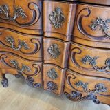 Chest of drawers with walnut drawers