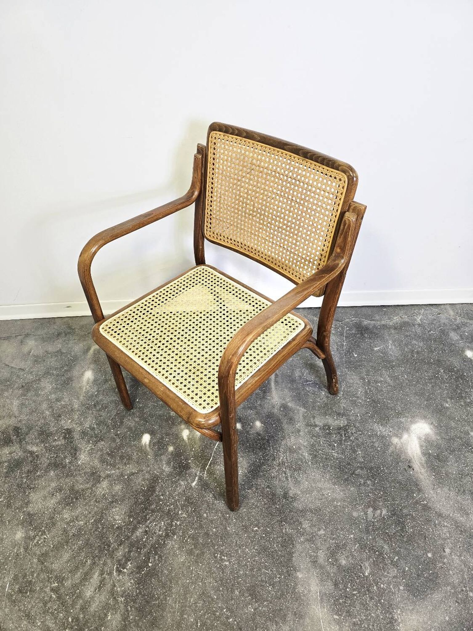 Fauteuil en bois cintré des années 60