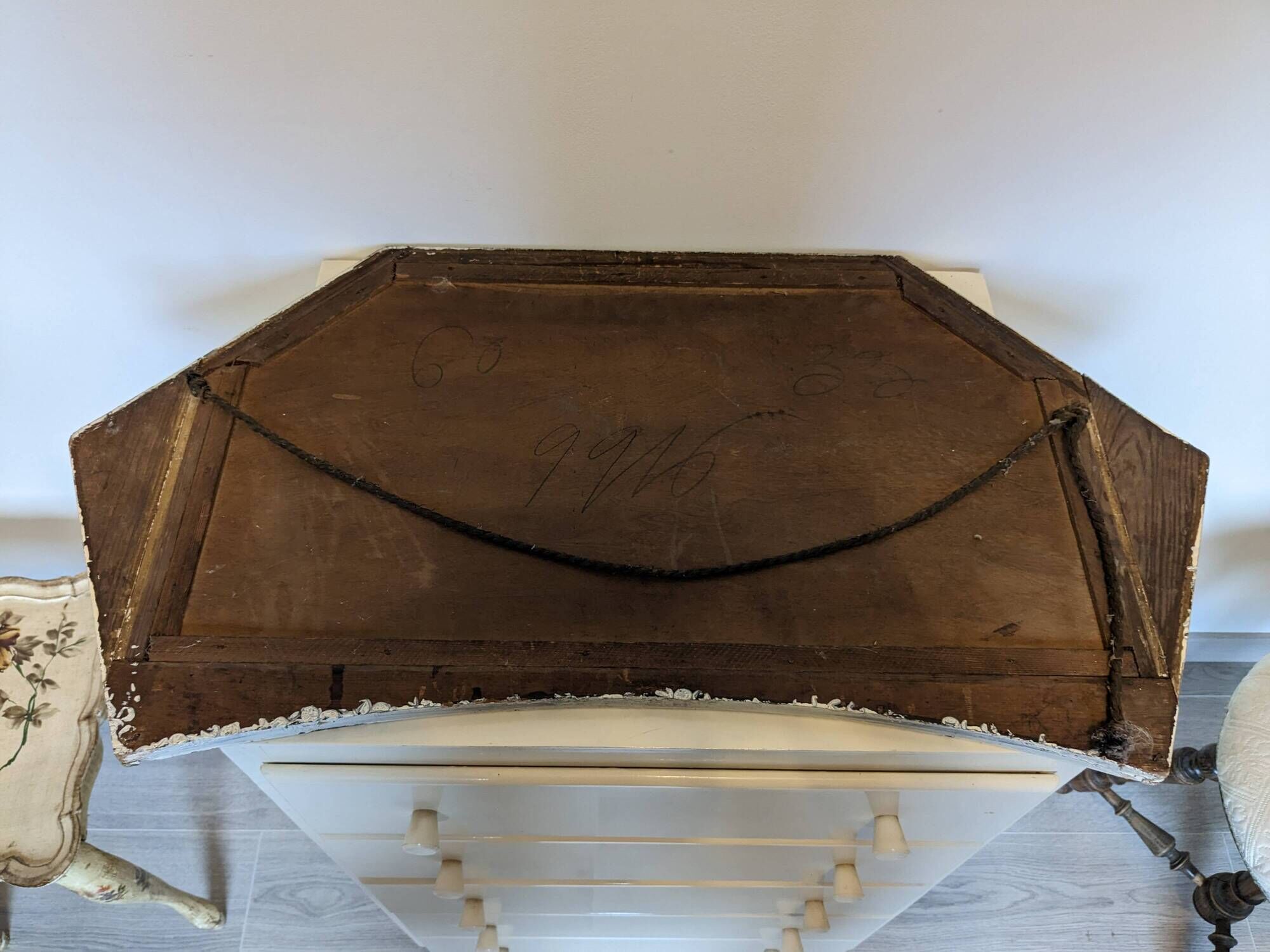 Vintage geometric mirror with floral decoration – painted patinated wood – 79 cm