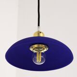 Blue Klein ceramic suspension