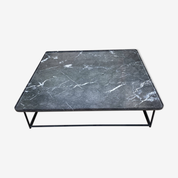 Table carrée Torei en marbre gris Carnico, Cassina