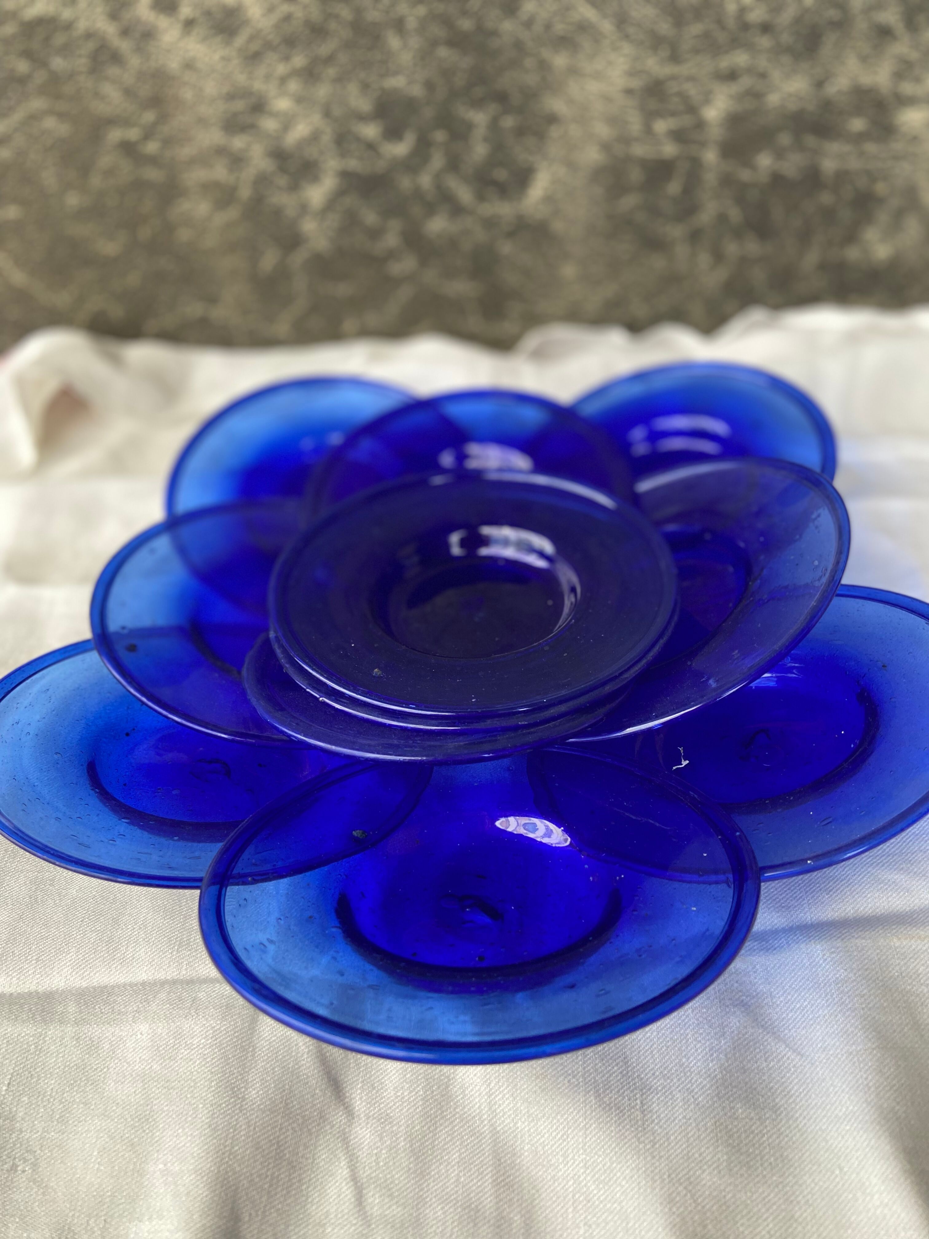Blue colbat plates in blown glass