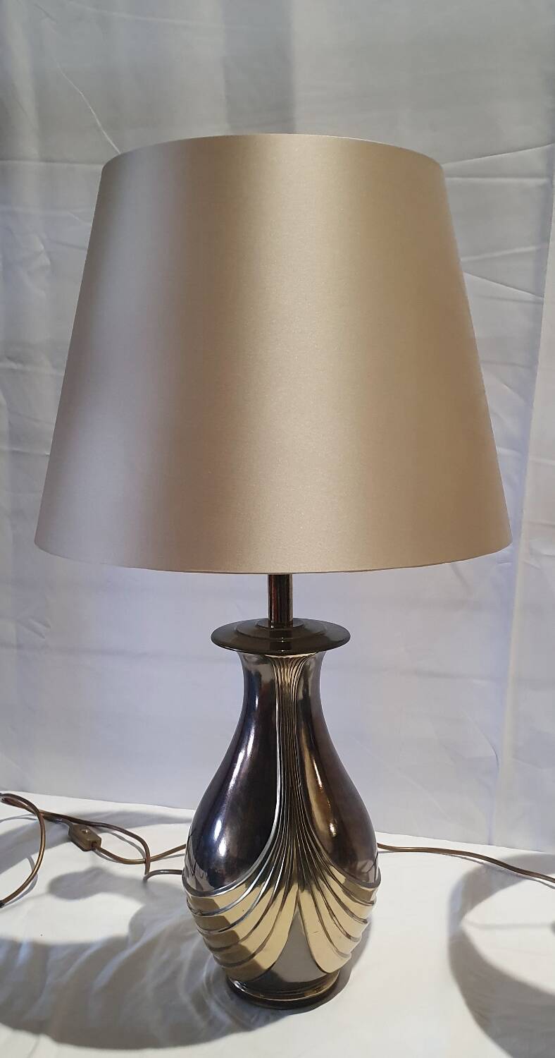 Set de 2 lampes en laiton de style français Amery Le Dauphin, style Hollywood Regency.