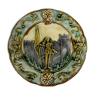 Assiette décorative Barbotine Faïence Jeanne d'Arc