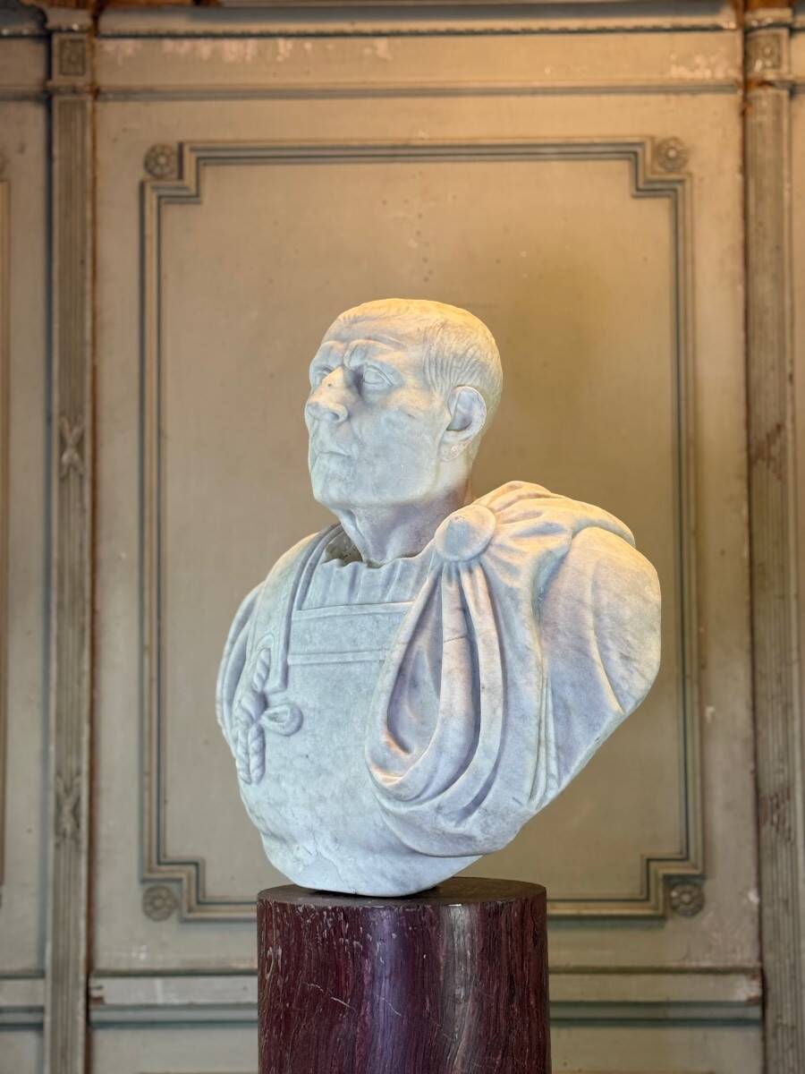 Bust of Emperor Galba, white Carrara marble, 18th century.