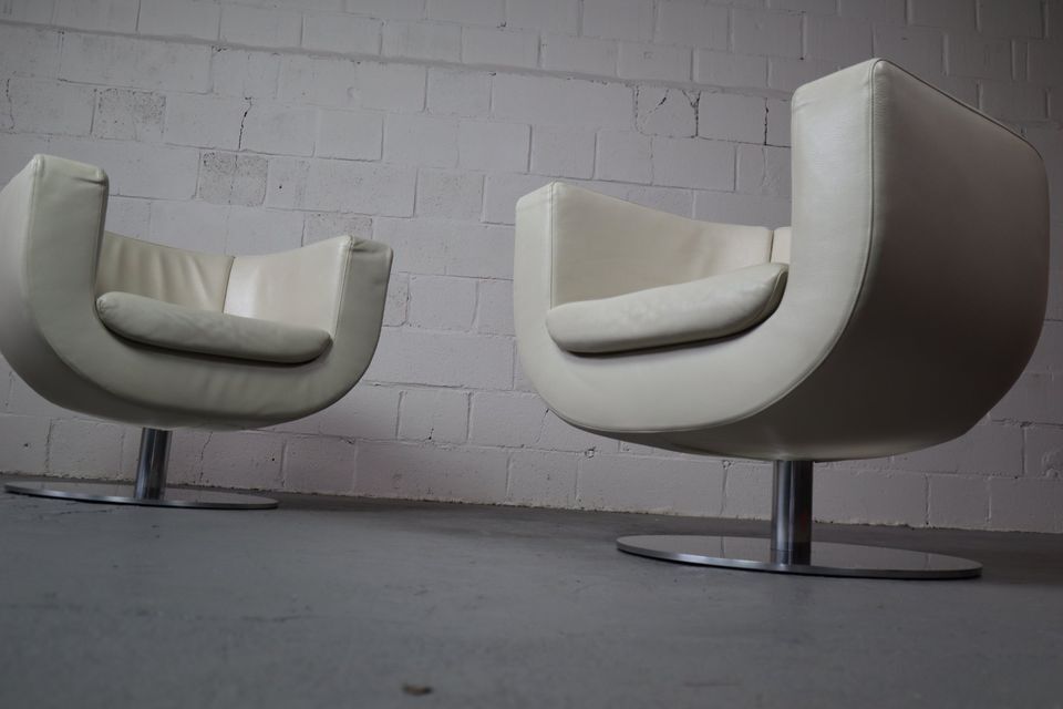 Fauteuils en cuir B&B Italia « Tulip » conçus par Jeffrey Bernett en 2000