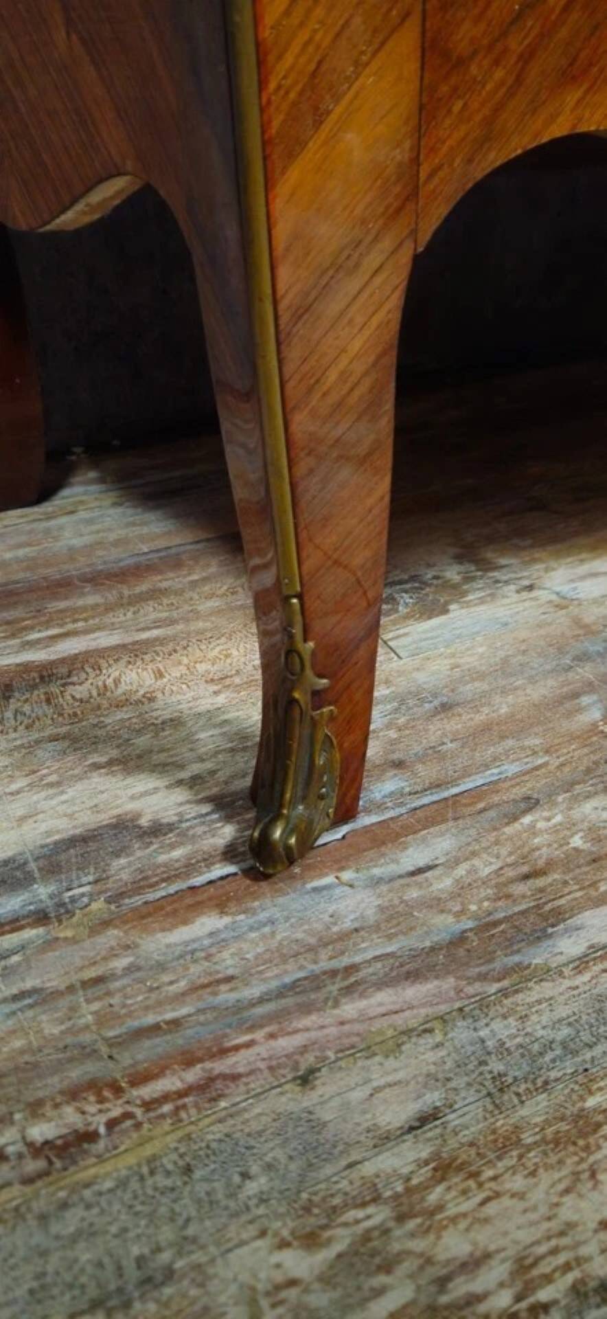 Curved Louis XV style armoire with floral marquetry, 20th century period.