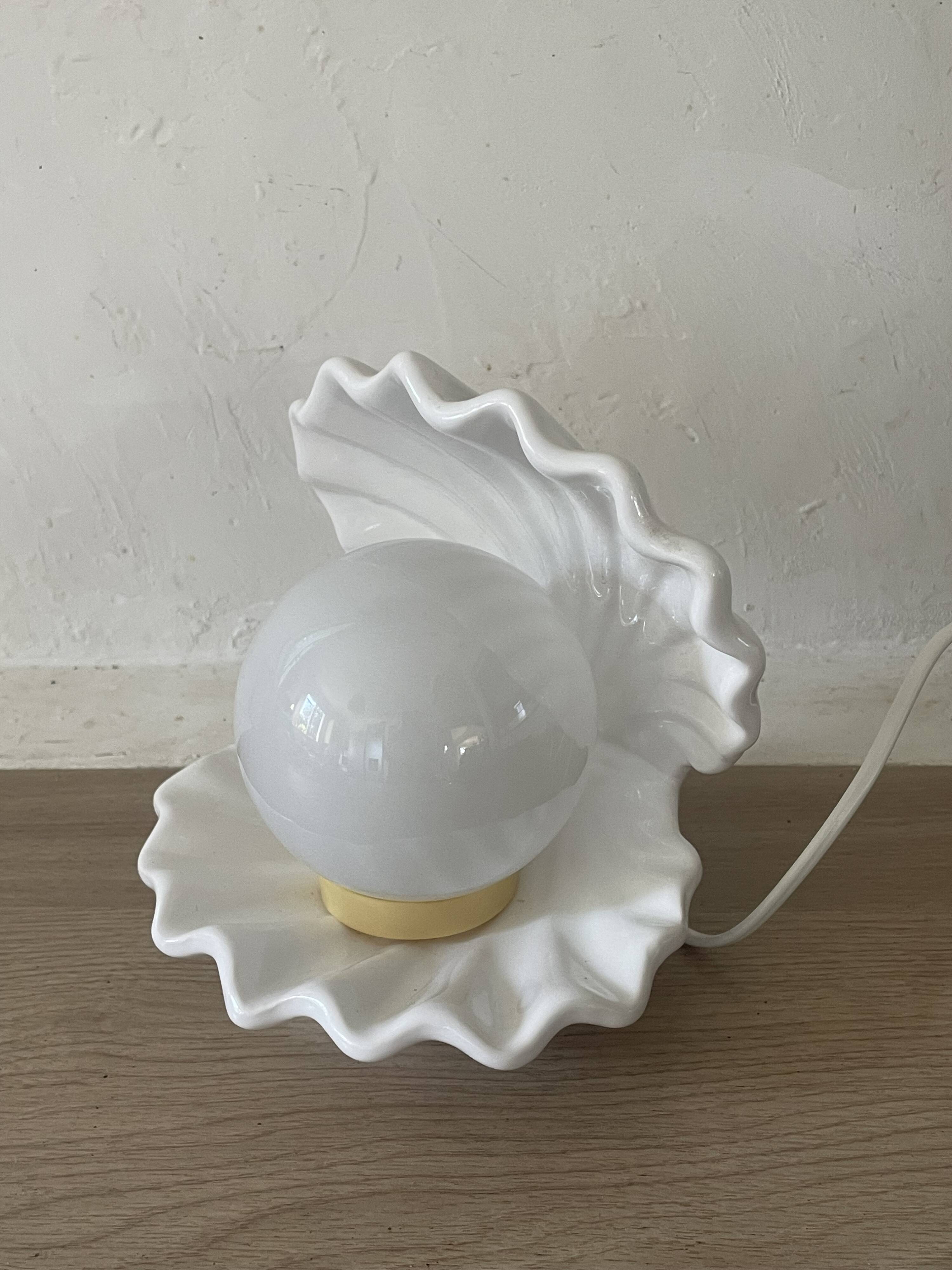 Lampe  coquillage céramique et opaline 70´s