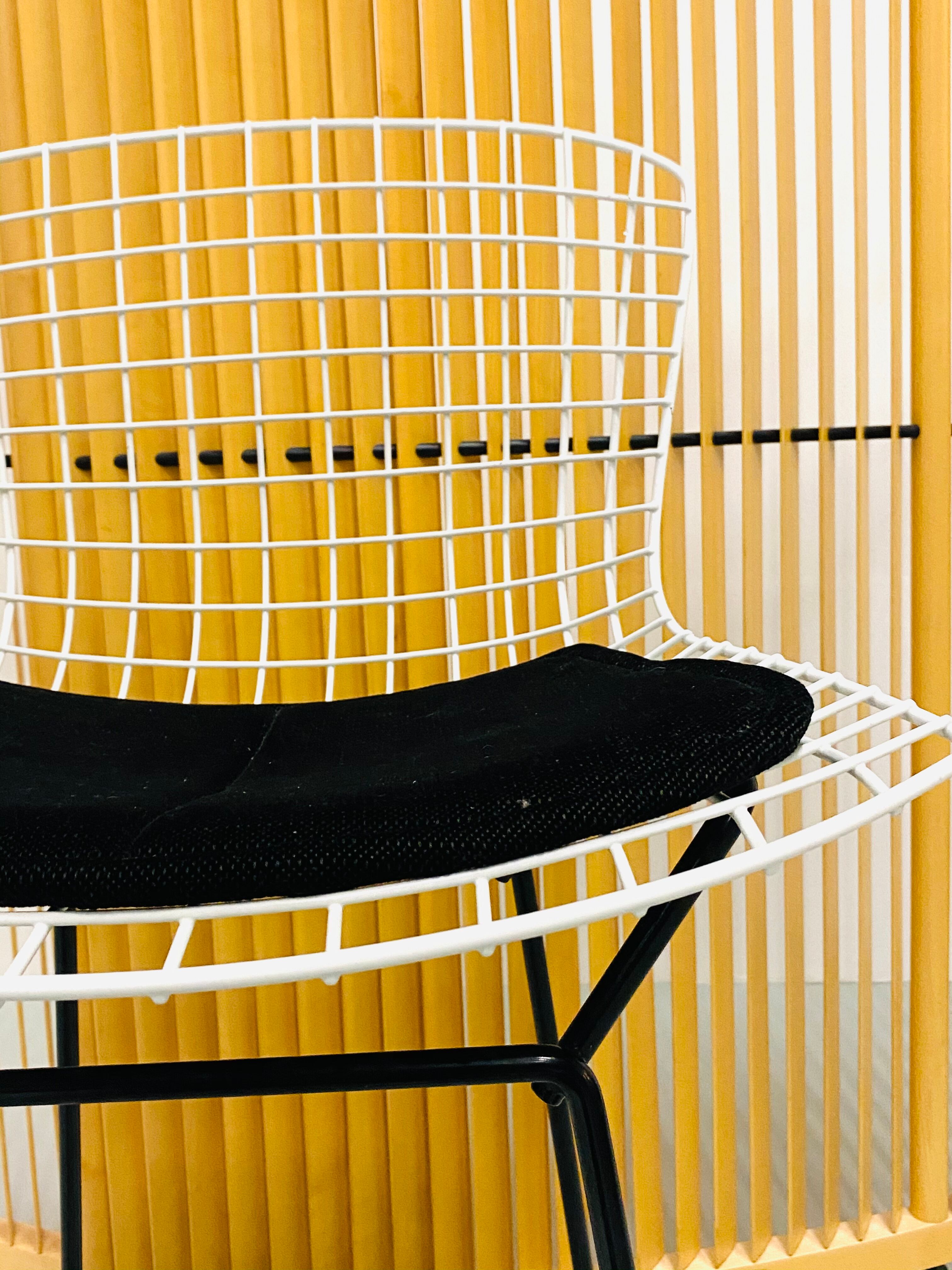Wire barstools by Harry Bertoia for Knoll, 1960