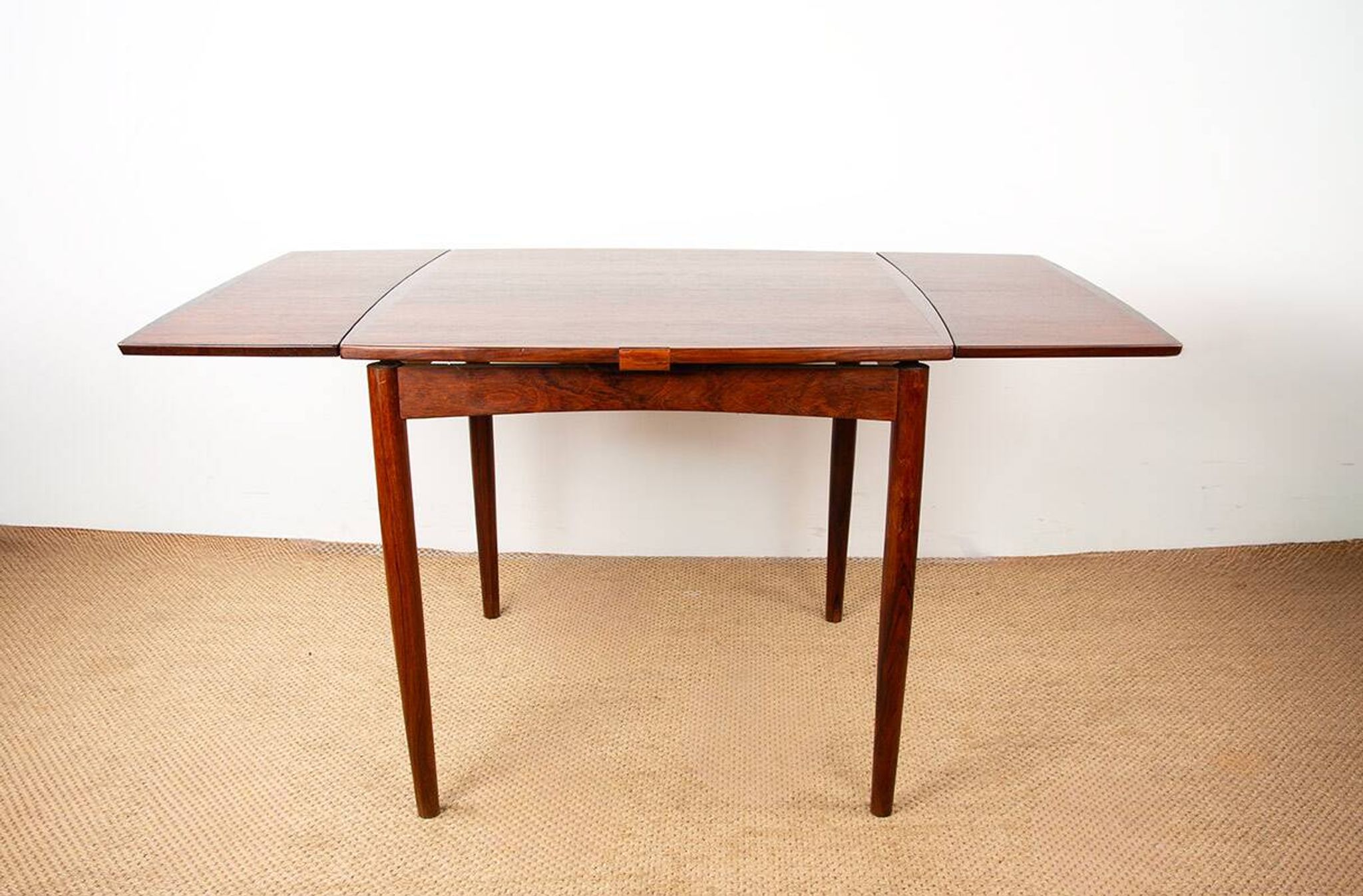 Table Danoise extensible et réversible, jeux/repas palissandre P.Hundevad.