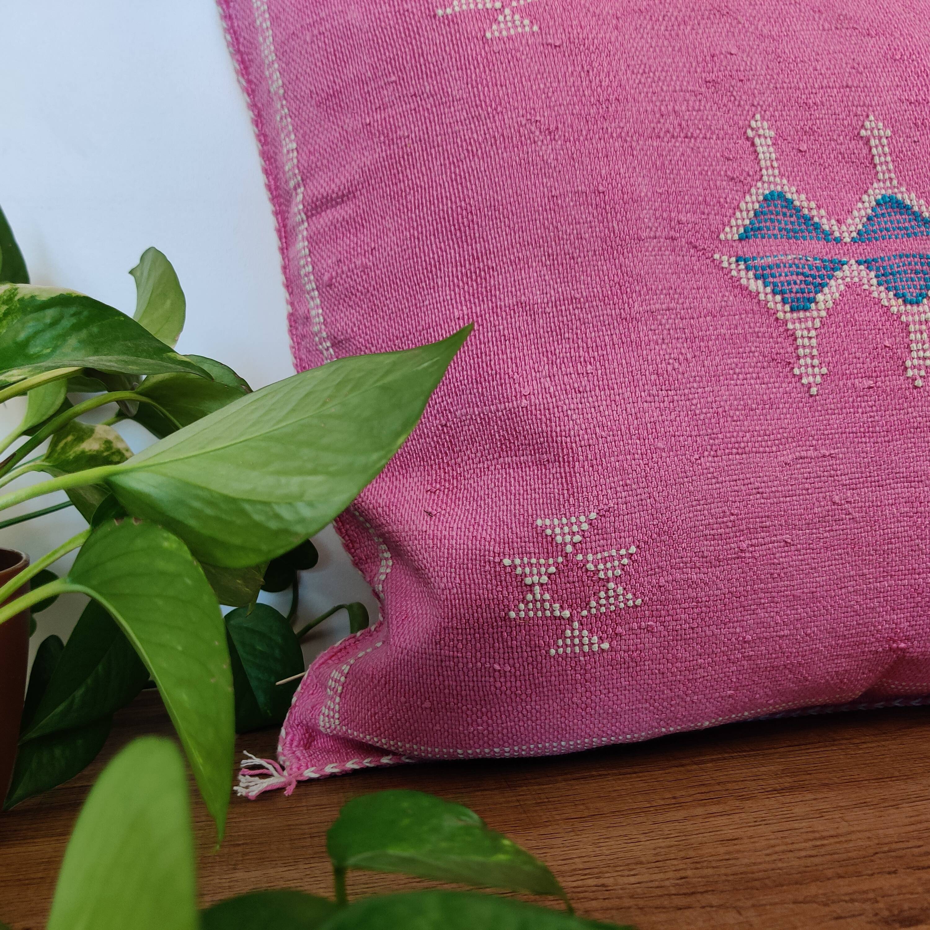 Berber cushion in pink cactus silk