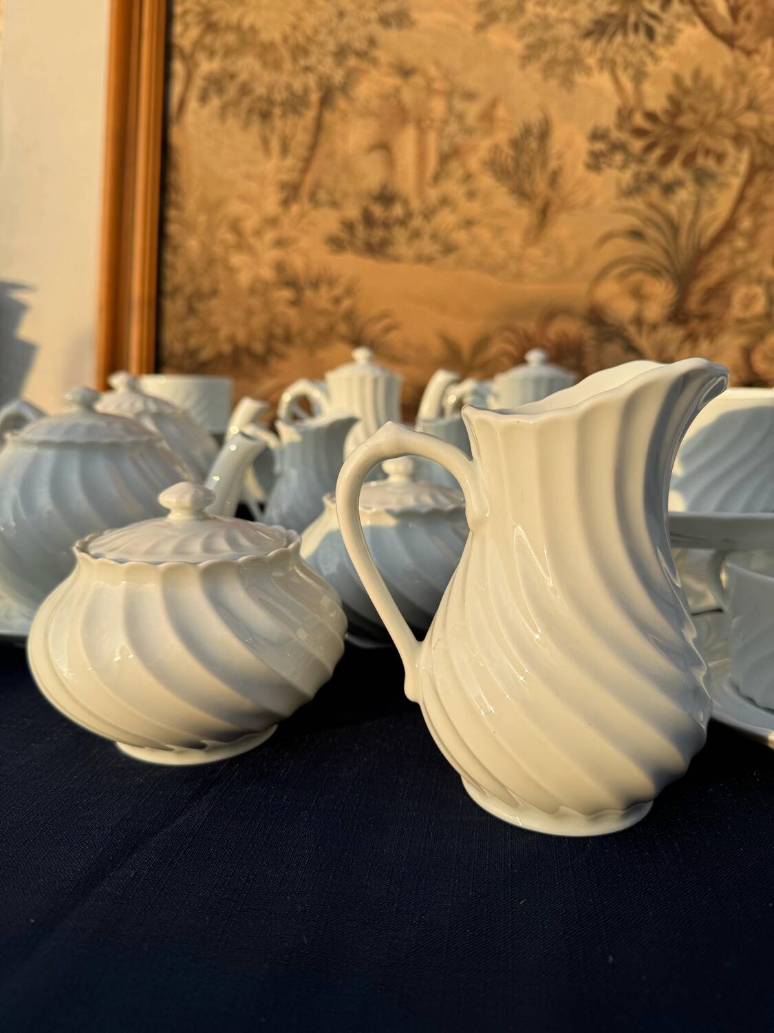 Tea and coffee dessert service (74 pieces)