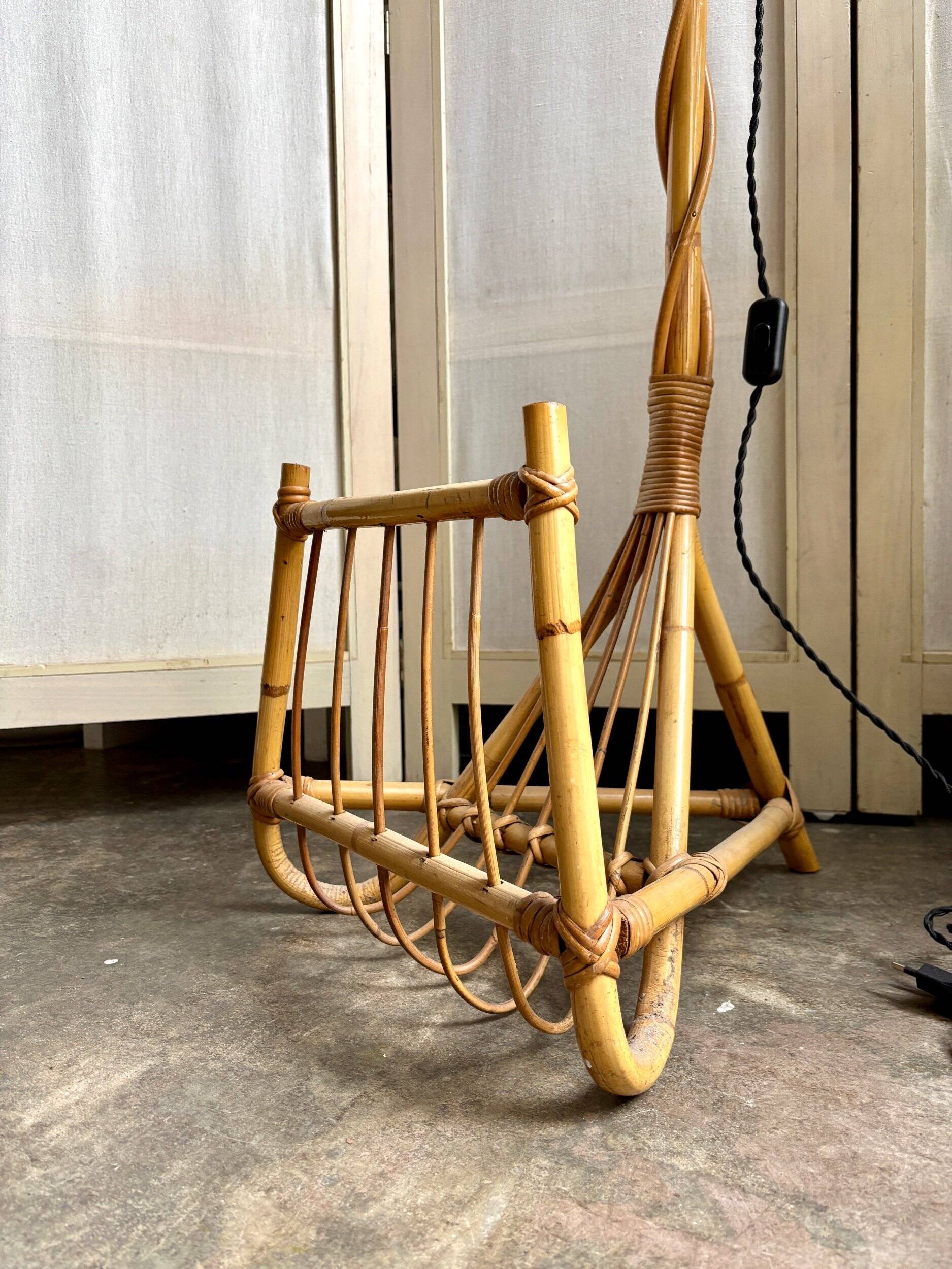 Rattan lamp post base with magazine holder