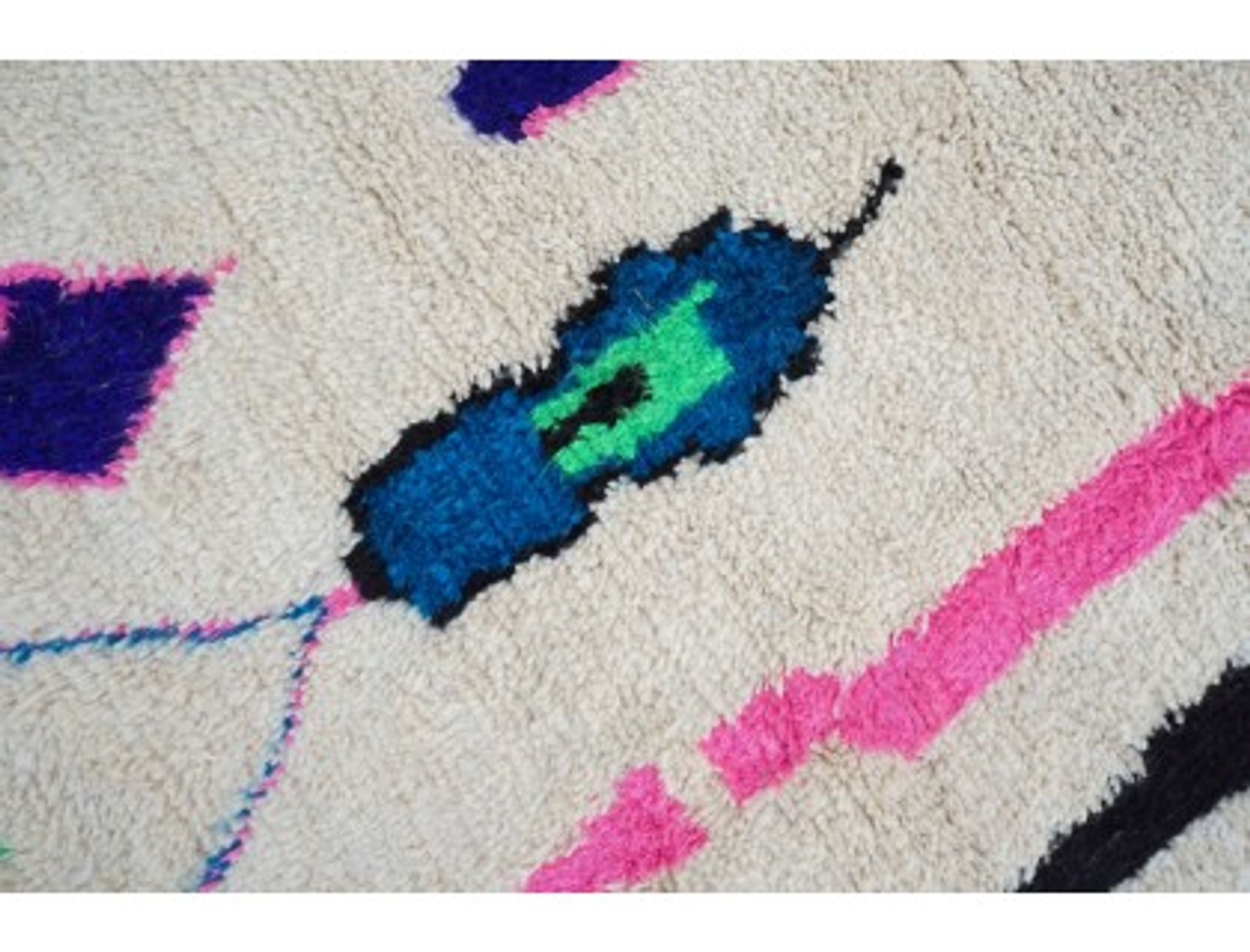 Colorful Berber carpet 207 x 128cm
