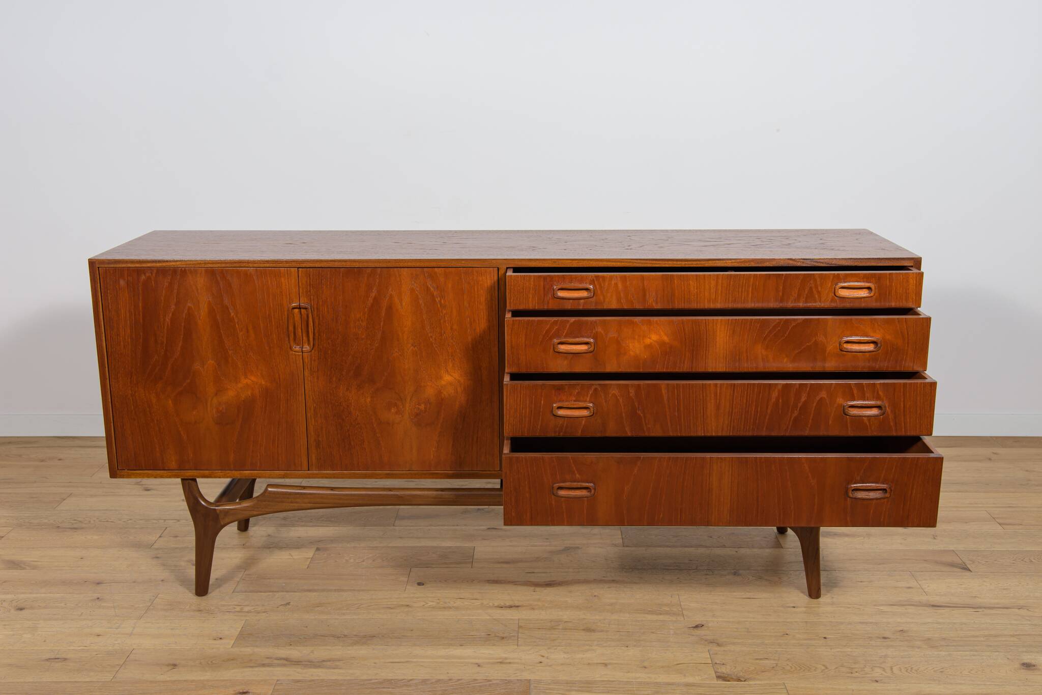 Mid-Century Teak Sideboard from Greaves & Thomas, United Kingdom, 1960s