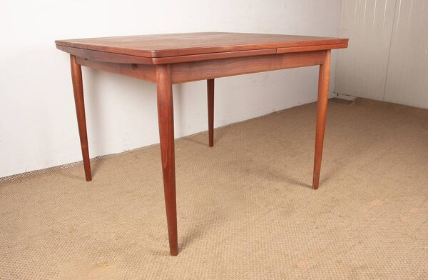 Table de repas Danoise carrée et extensible, teck, modèle 592, Arne Vodder.