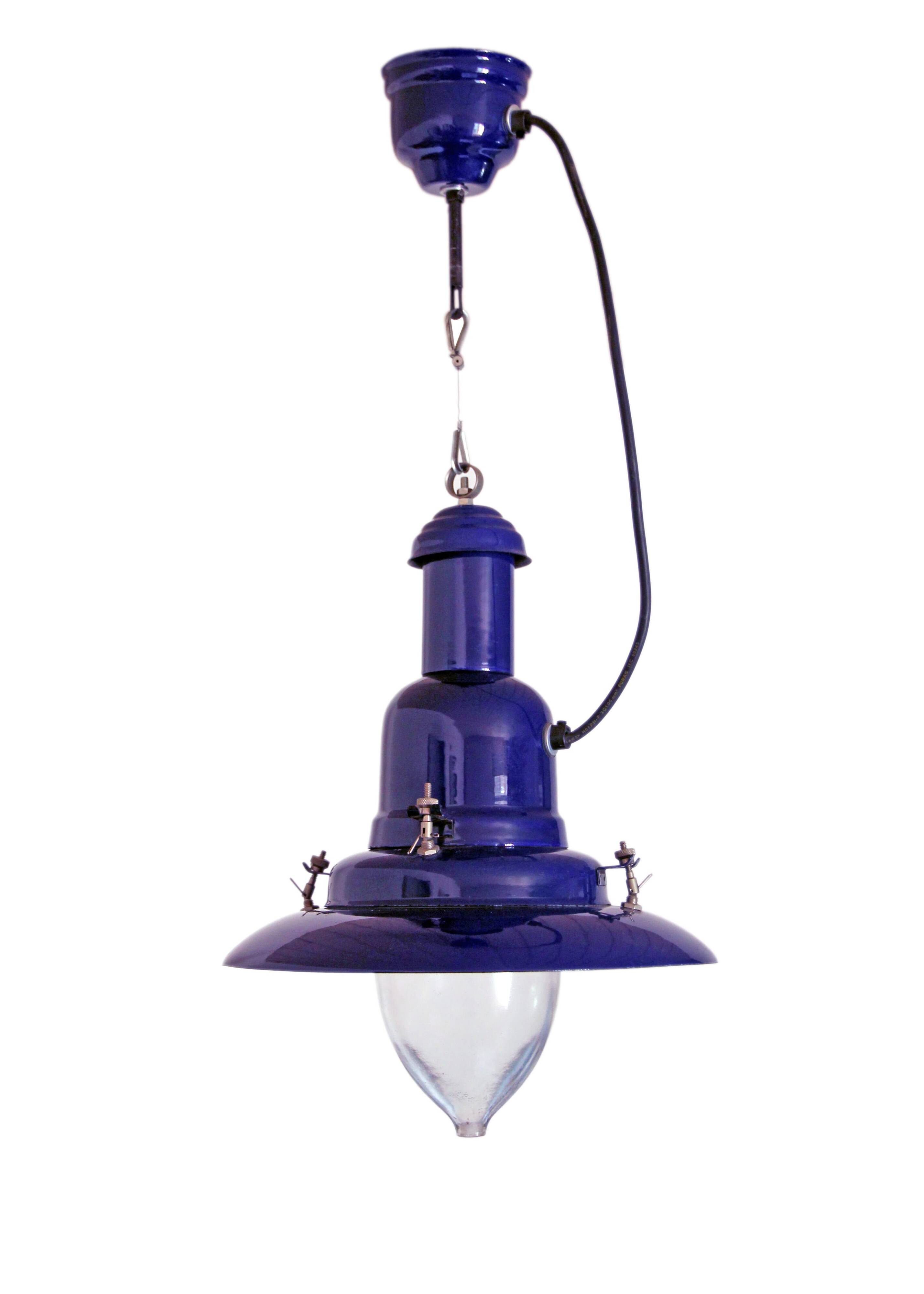 Industrial enameled sheet metal pendant light