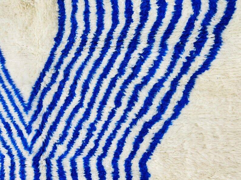 Traditional handmade pure wool rug, size 150 x 250 cm