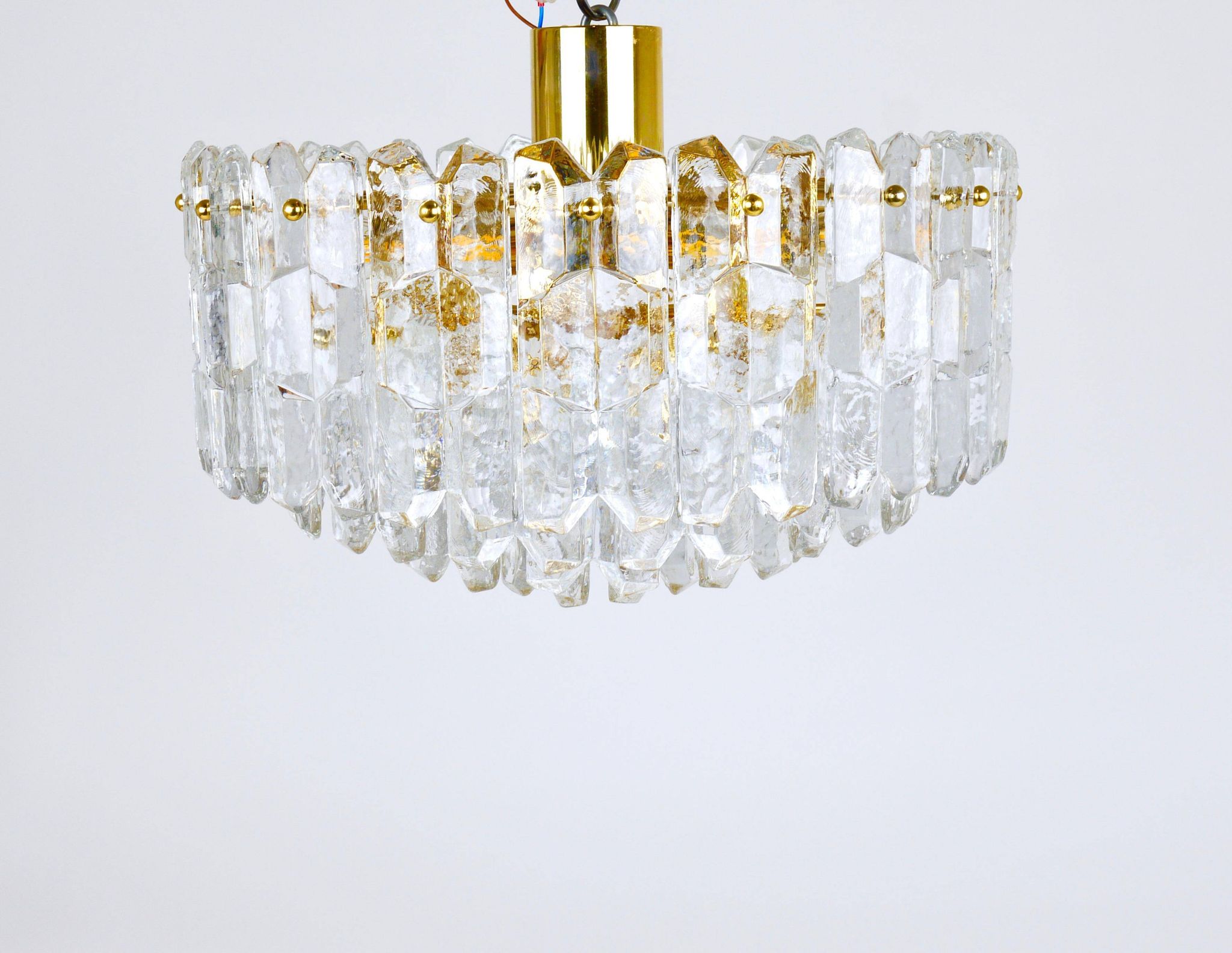 Large ceiling chandelier in gilded brass and glass Palazzo J.T. Kalmar, 1950s
