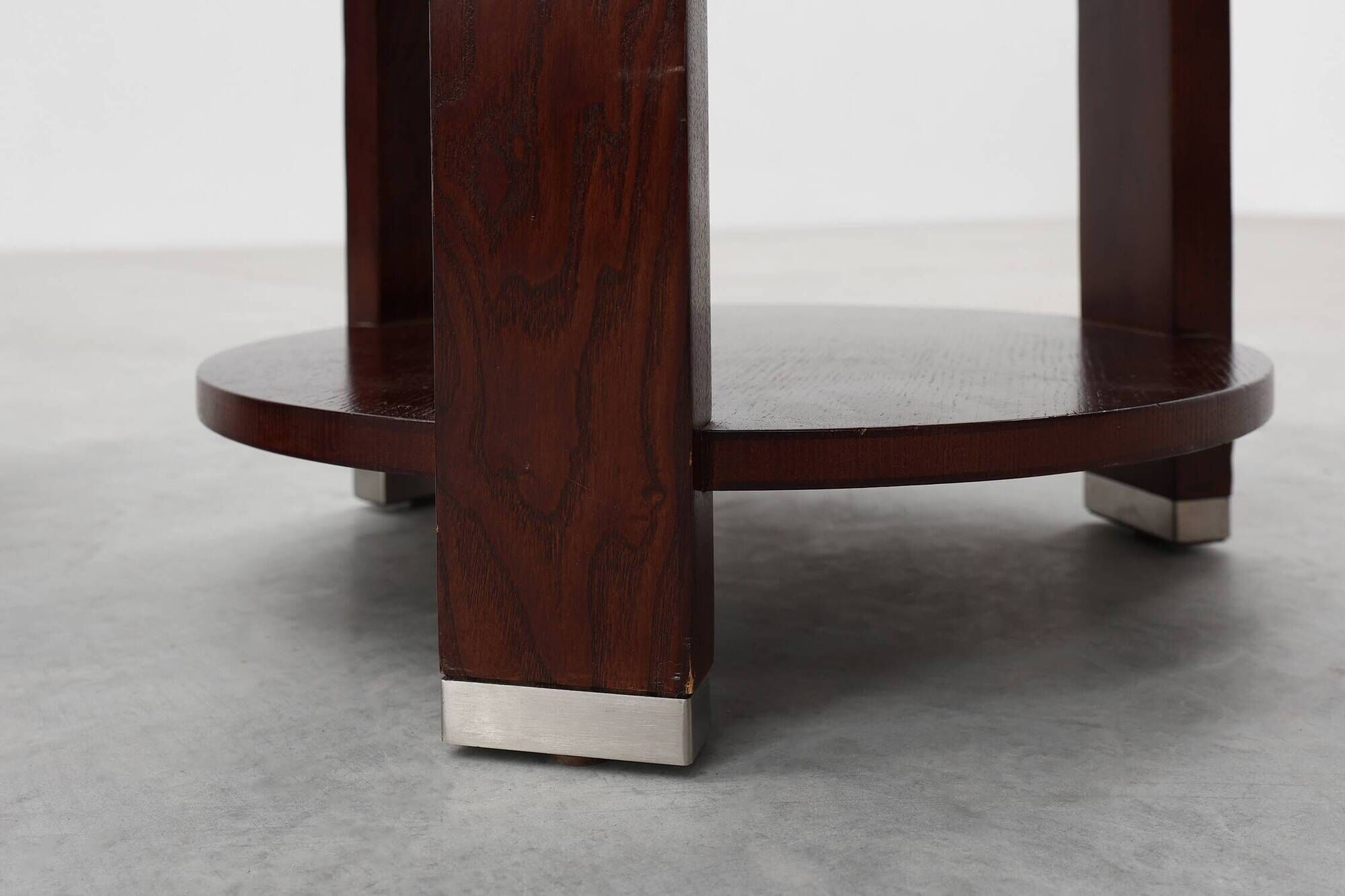 Pair of 2 round side tables in wood with metal, Belgium ca. 1980