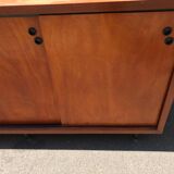 Sliding-door sideboard