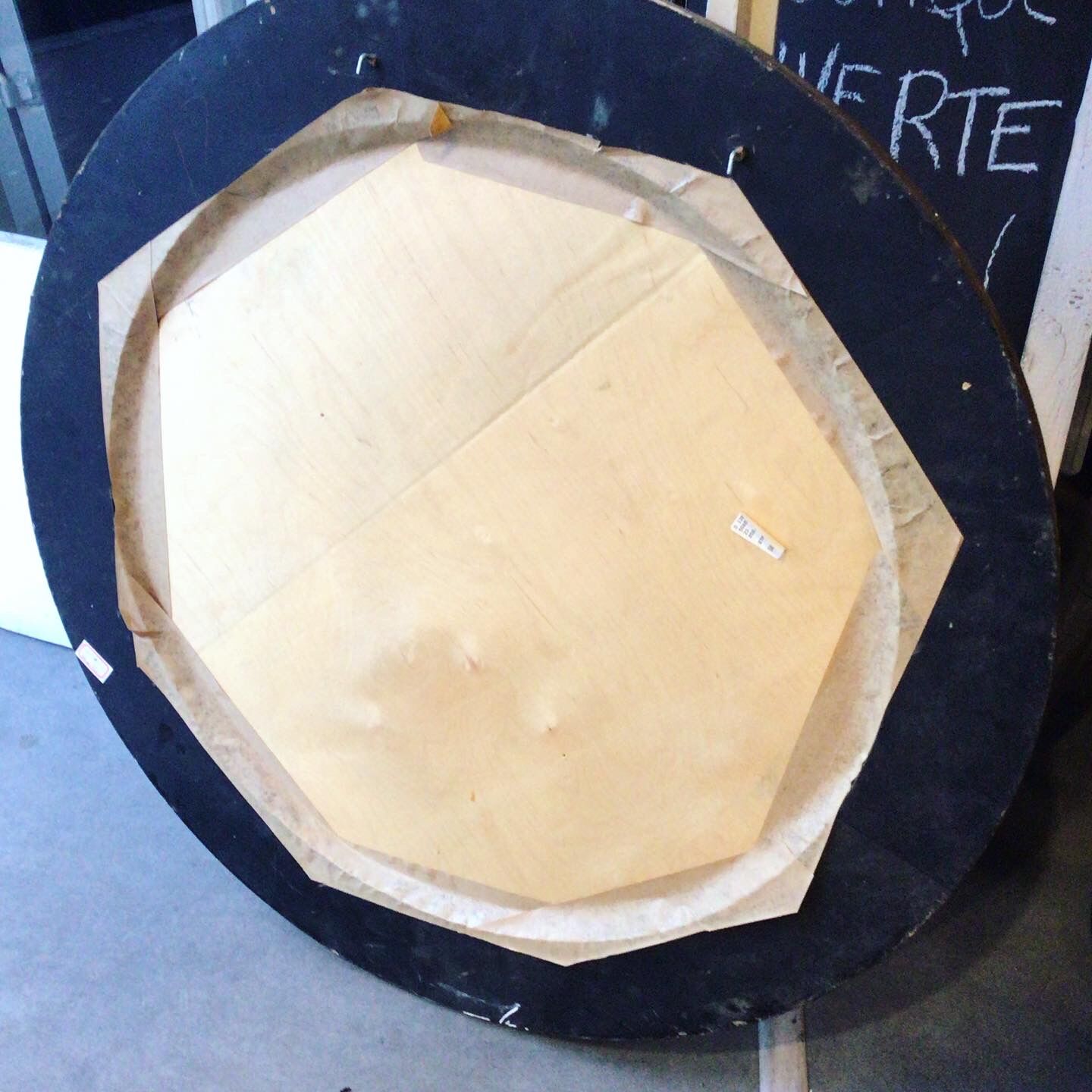 Golden stuck round mirror