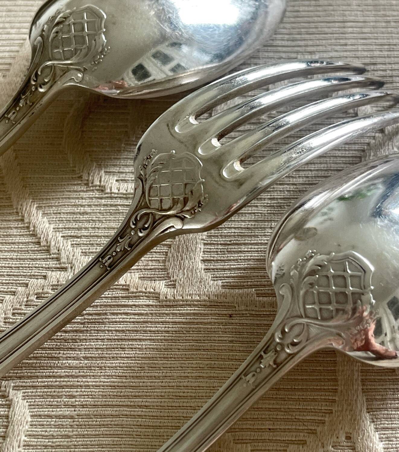 24 couverts anciens Louis XV.