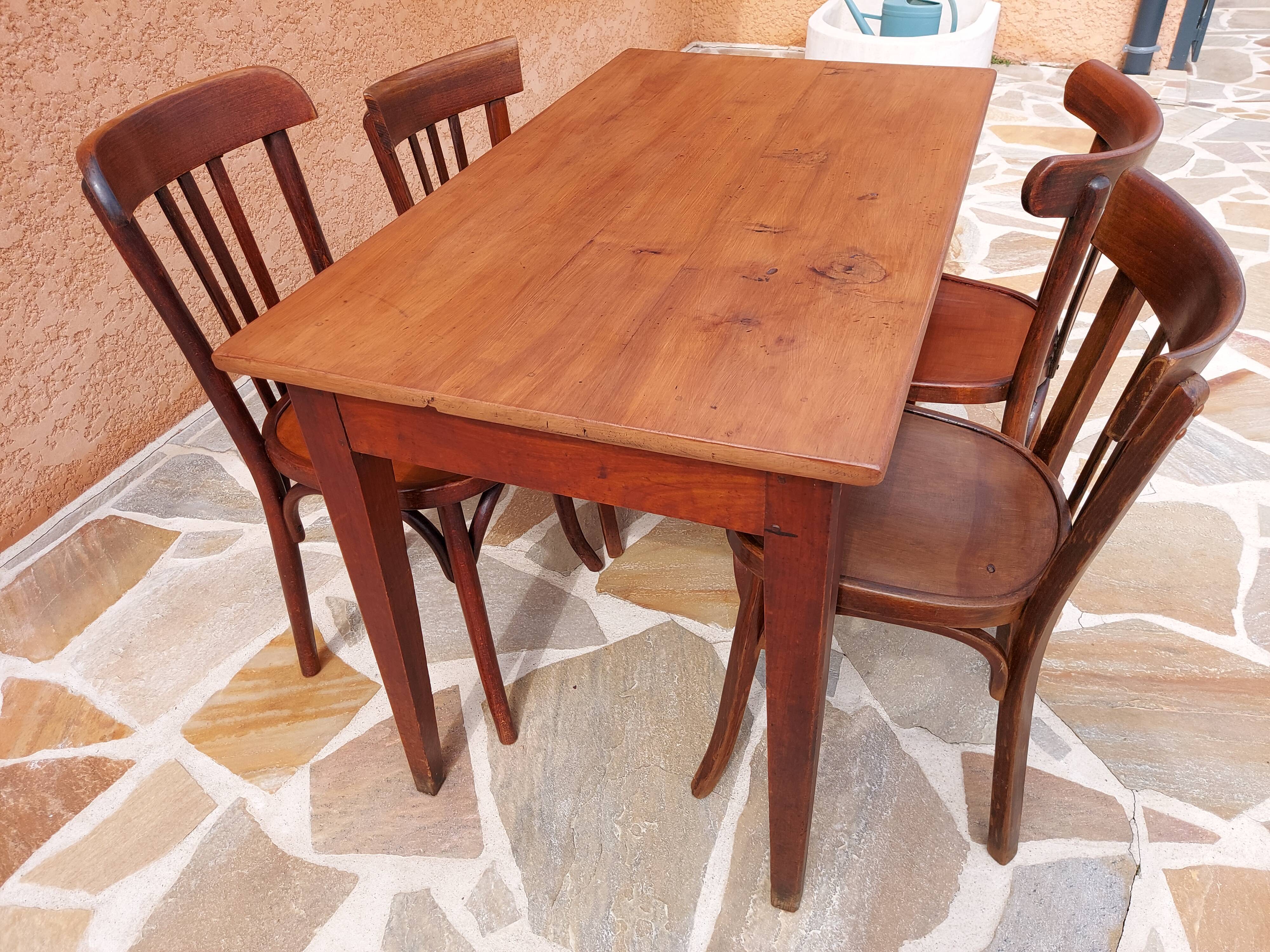 Table and 4 chairs bistrot Baumann vintage 1960s