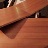 Baumann Scandinavian round table