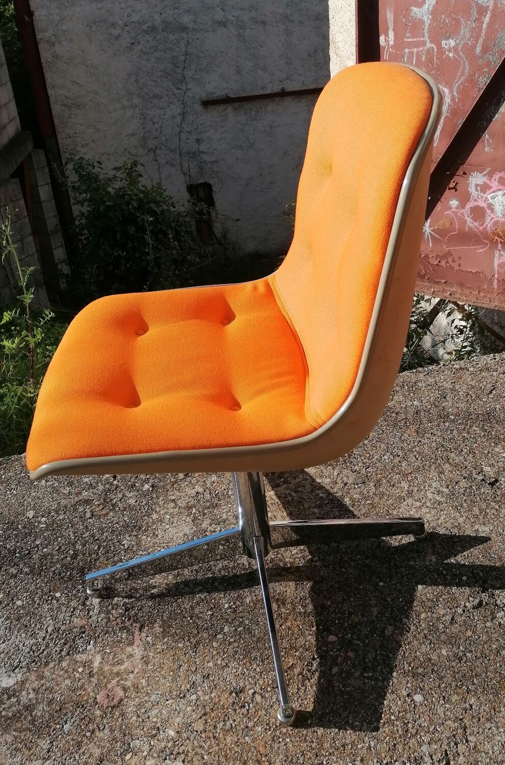 Set of 4 vintage Steelcase Strafor office chairs by Randall Buck.