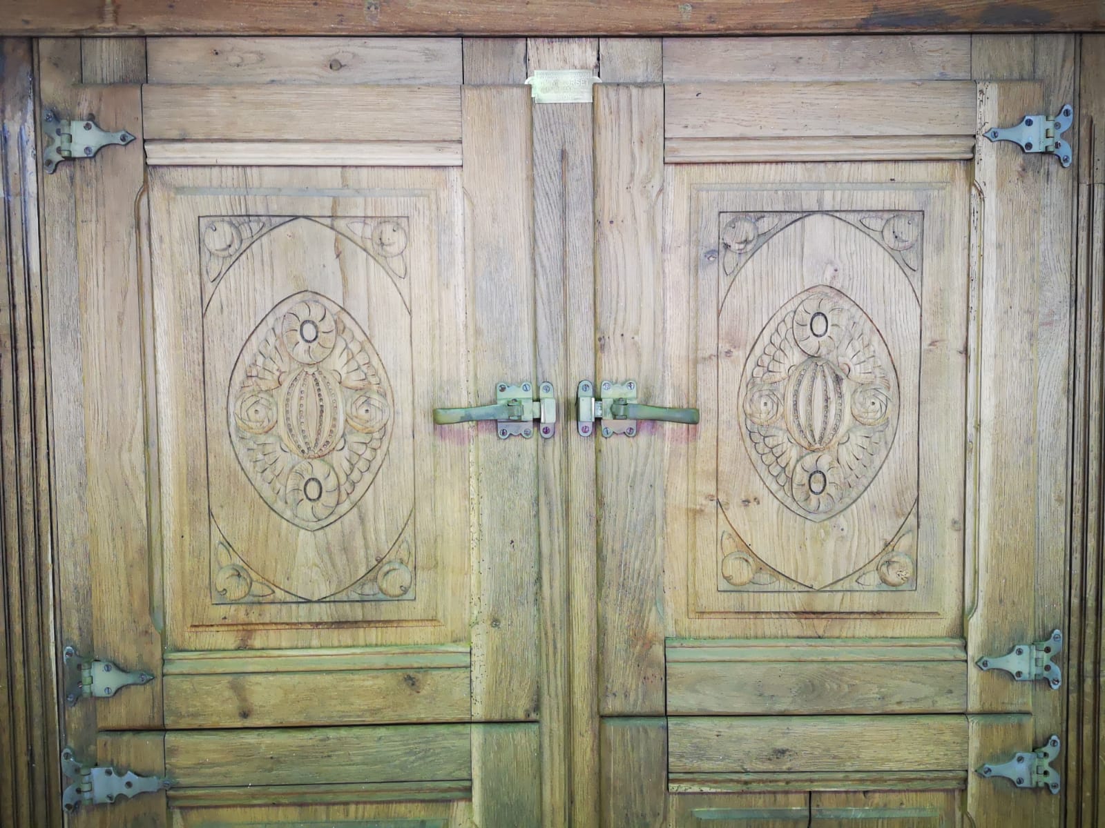 Ancienne chambre froide en bois