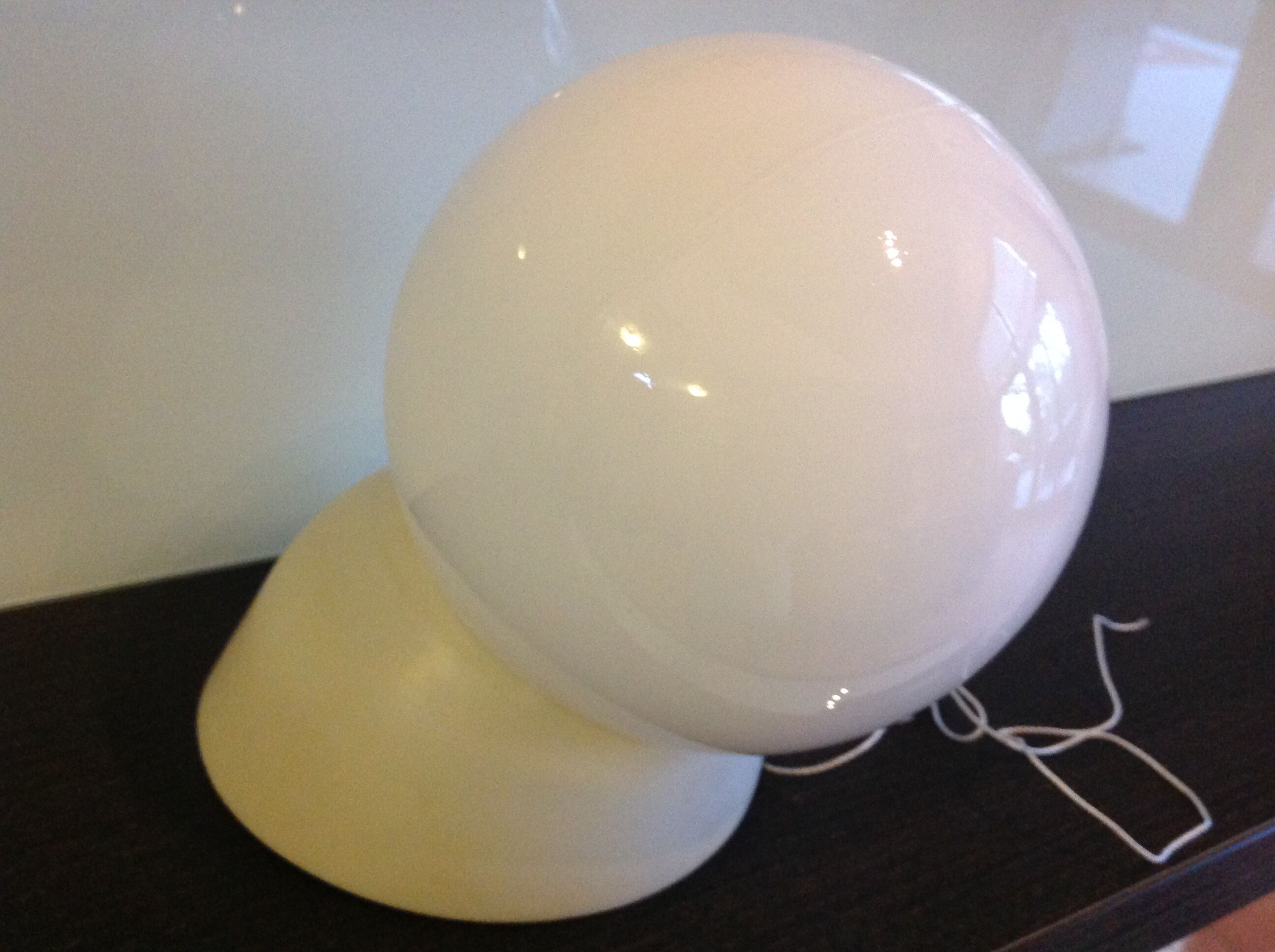 Applique globe vintage en opaline blanche années 60, 70