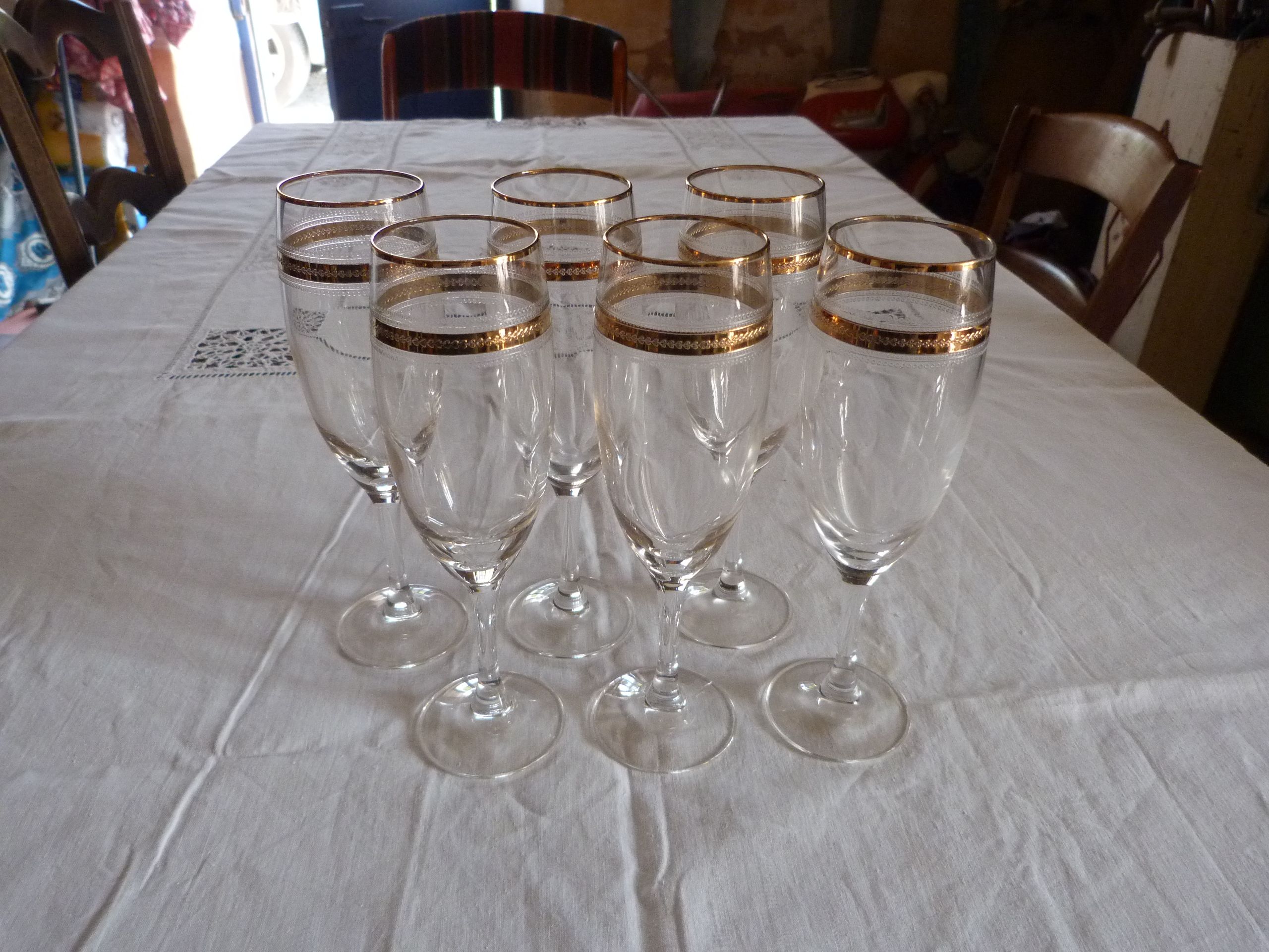 Set of 6 flutes with champagne crystal baccarat filet gold hand engraving