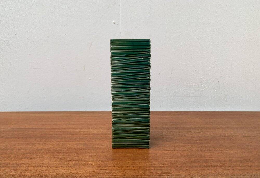 Minimalist block vase in Italian pottery from the mid-century by Bitossi, 1960s.