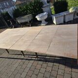 12-foot round oak table with 7 extensions / 20 people