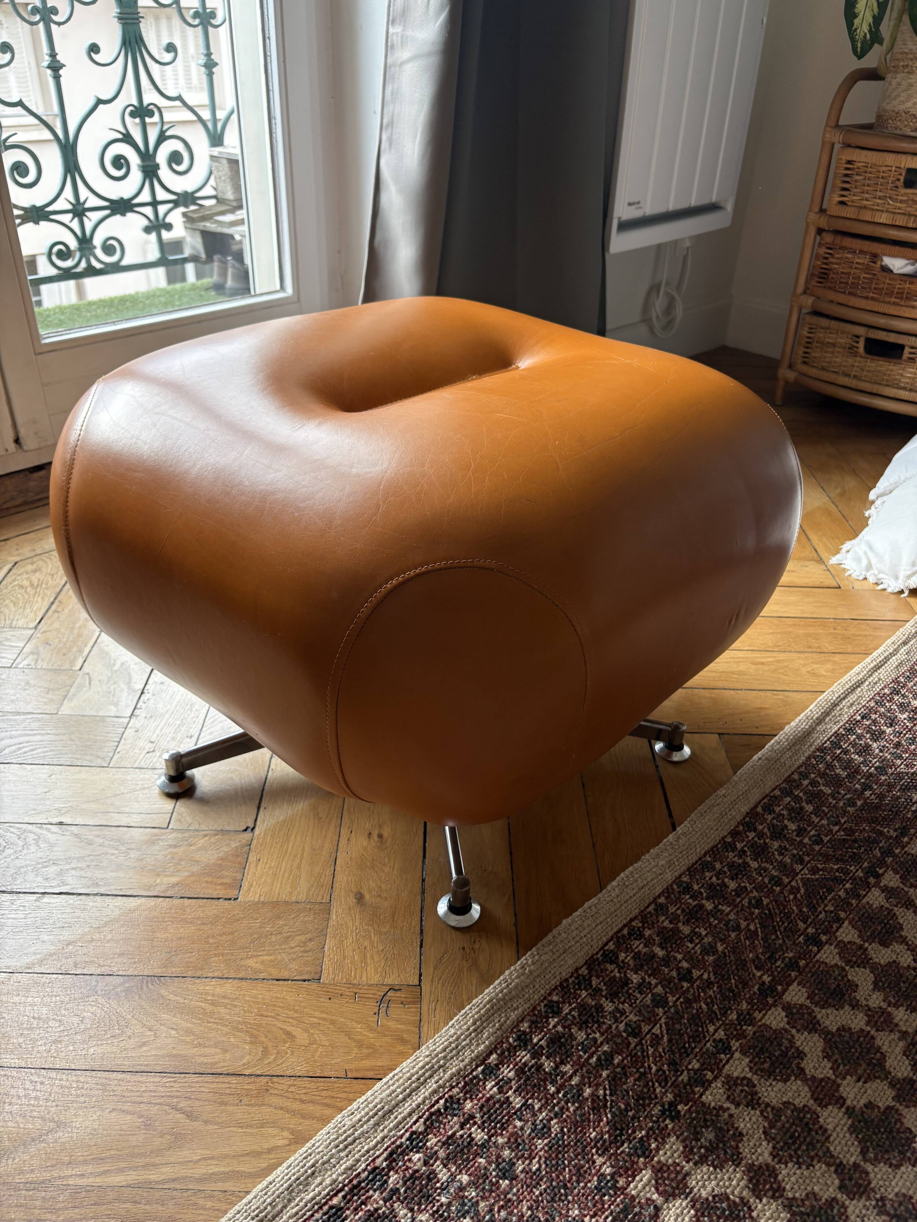 Pouf / Ottoman vintage cognac leather – 60s/70s modernist style