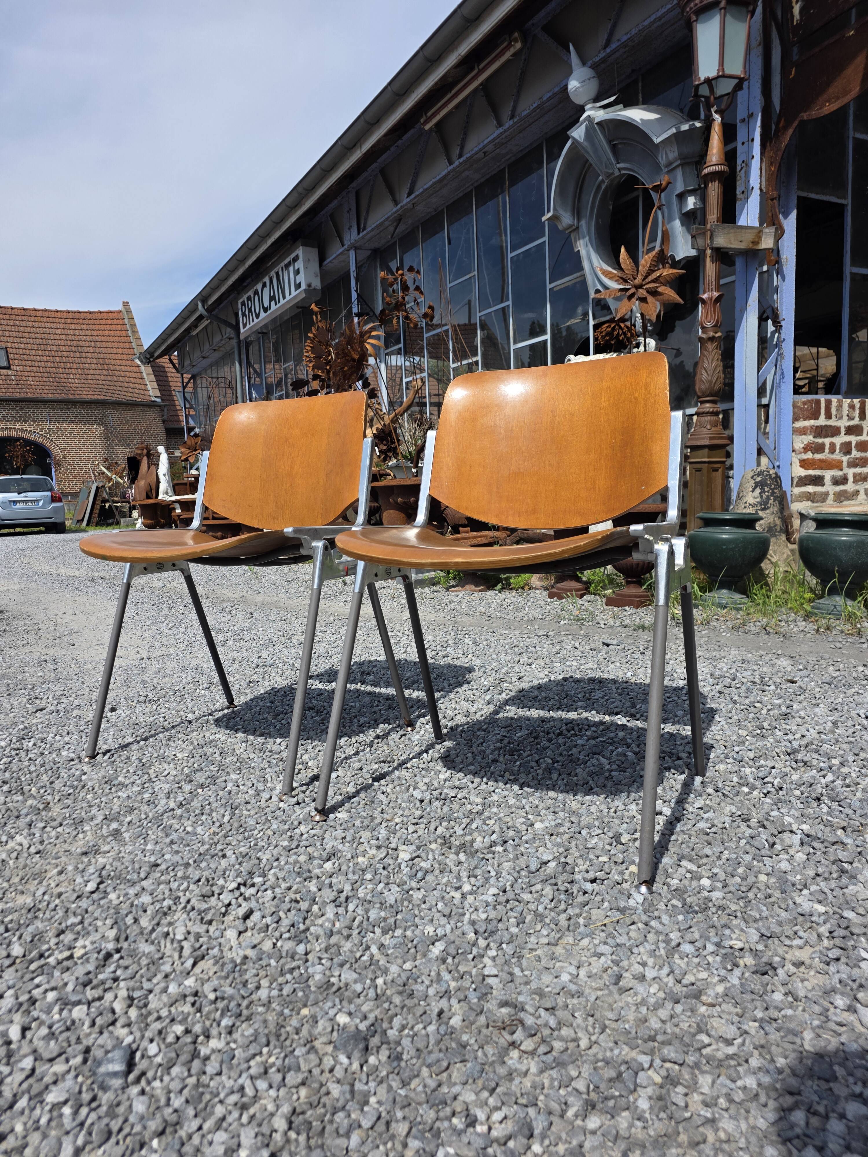 Paire de chaises "DSC 106" par Giancarlo Piretti pour Castelli, 1960