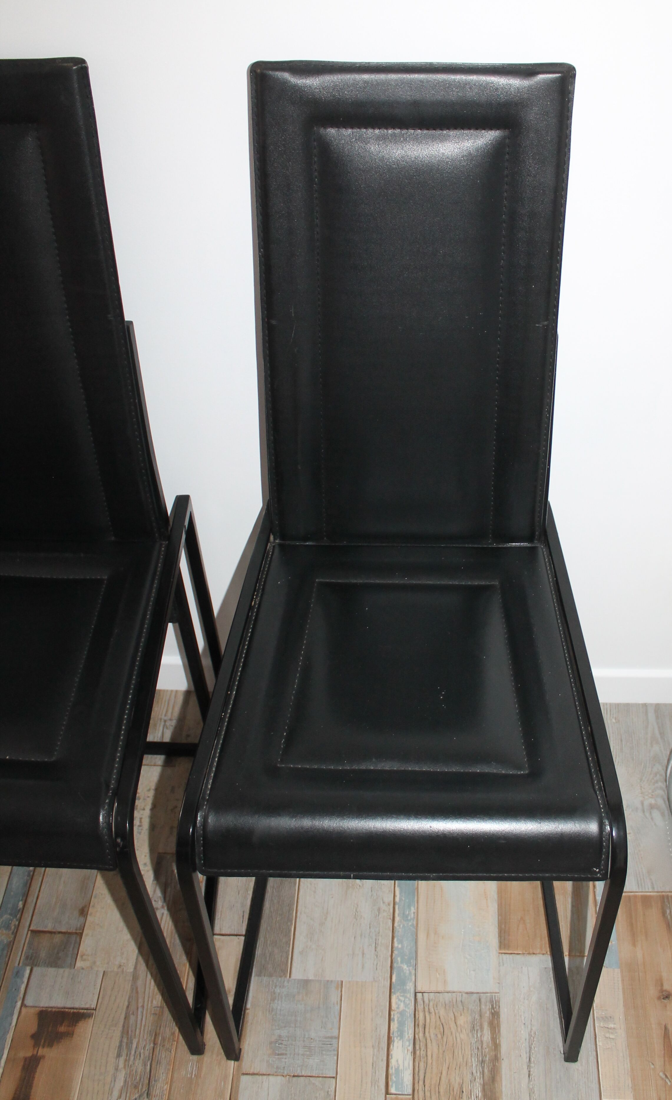Lot de 4 chaises vintage cuir piqure sellier