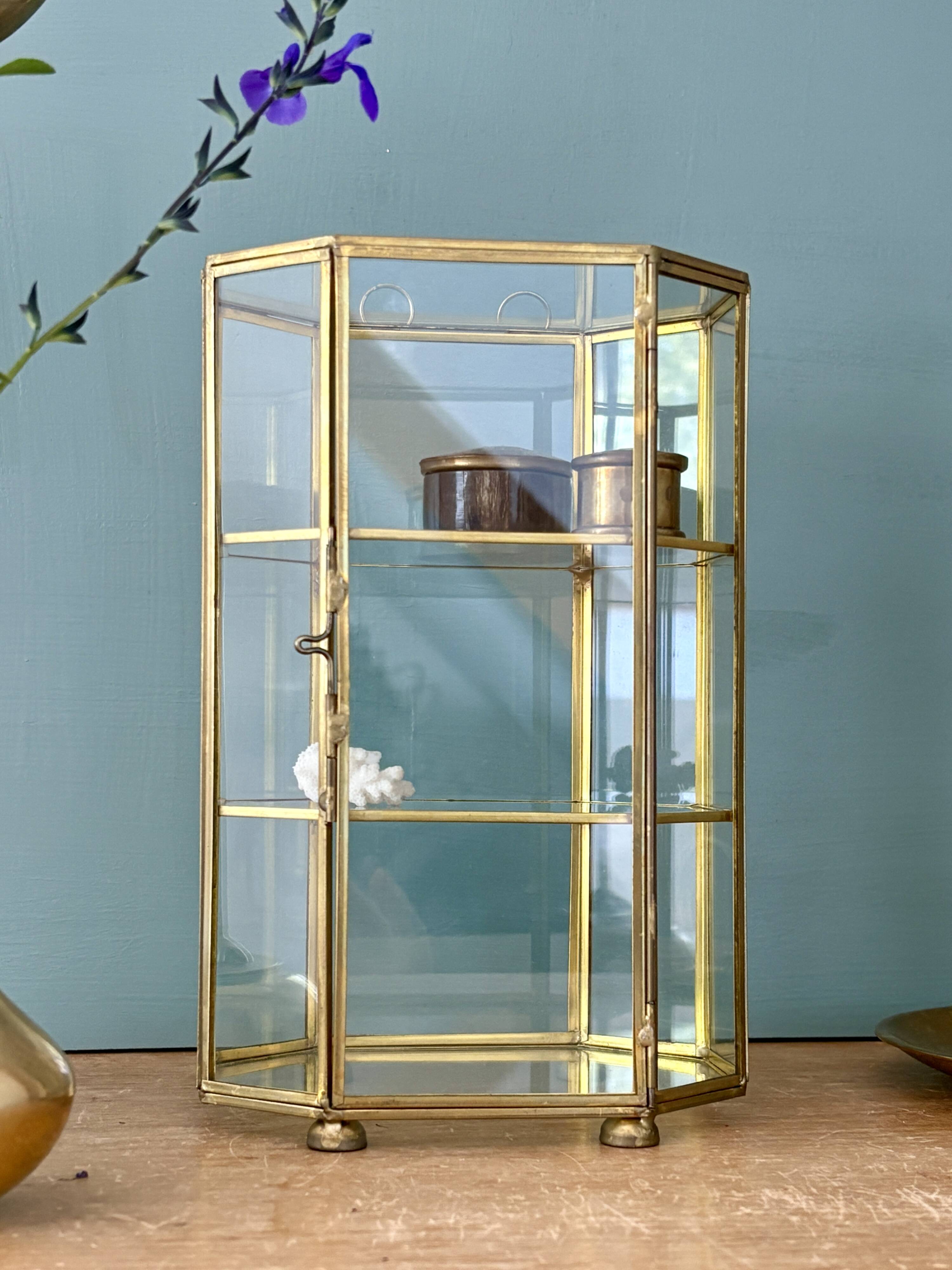 Vitrine vintage en verre et laiton