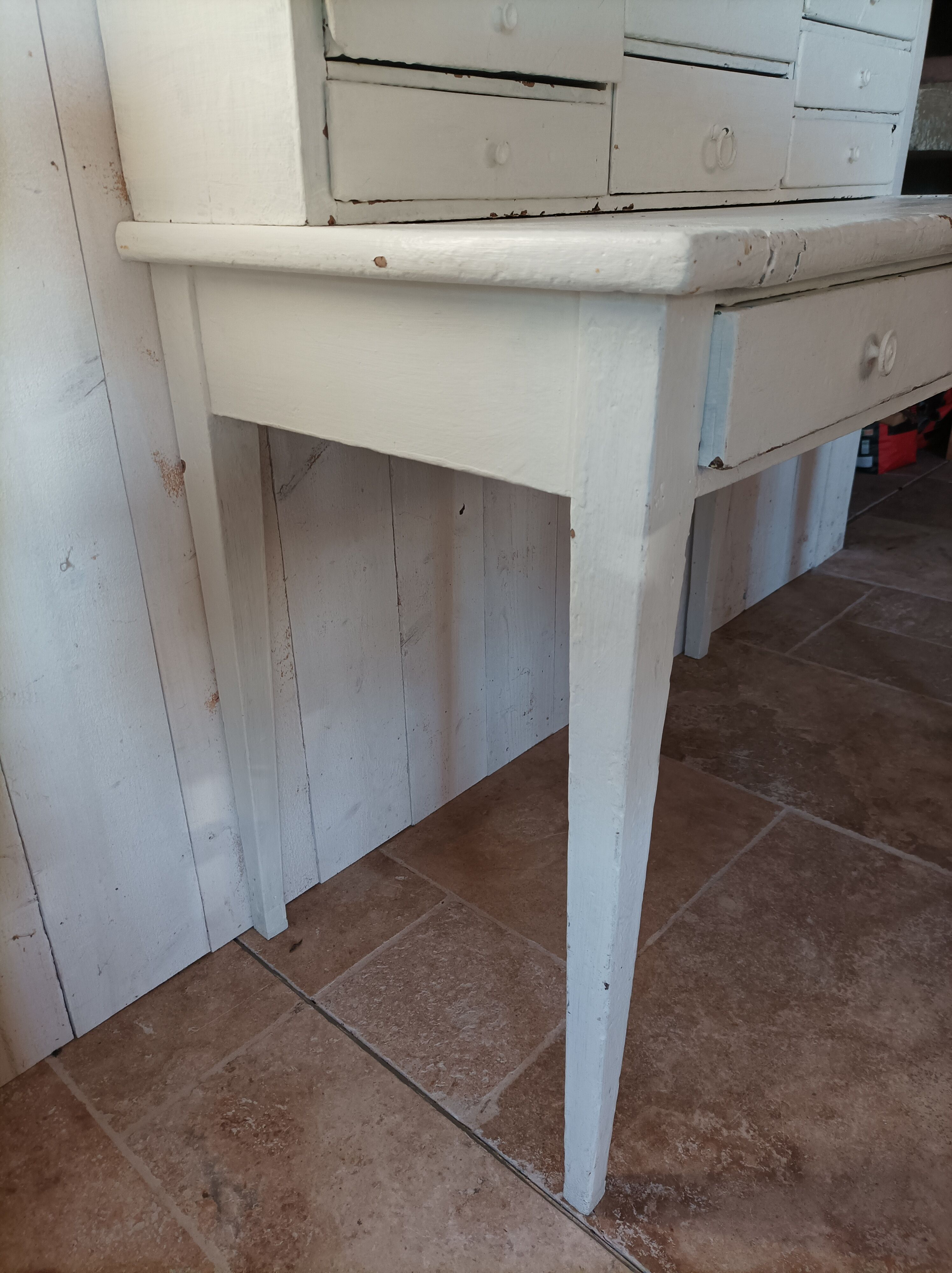 Bureau, white secretary