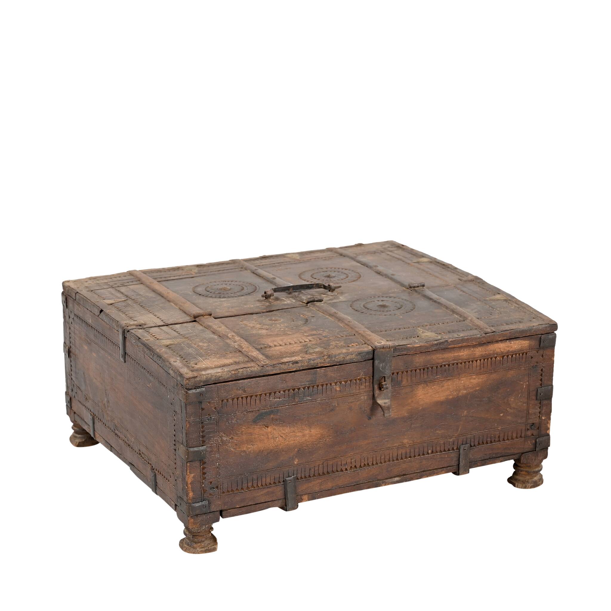 Peti - Wooden dowry chest n°13