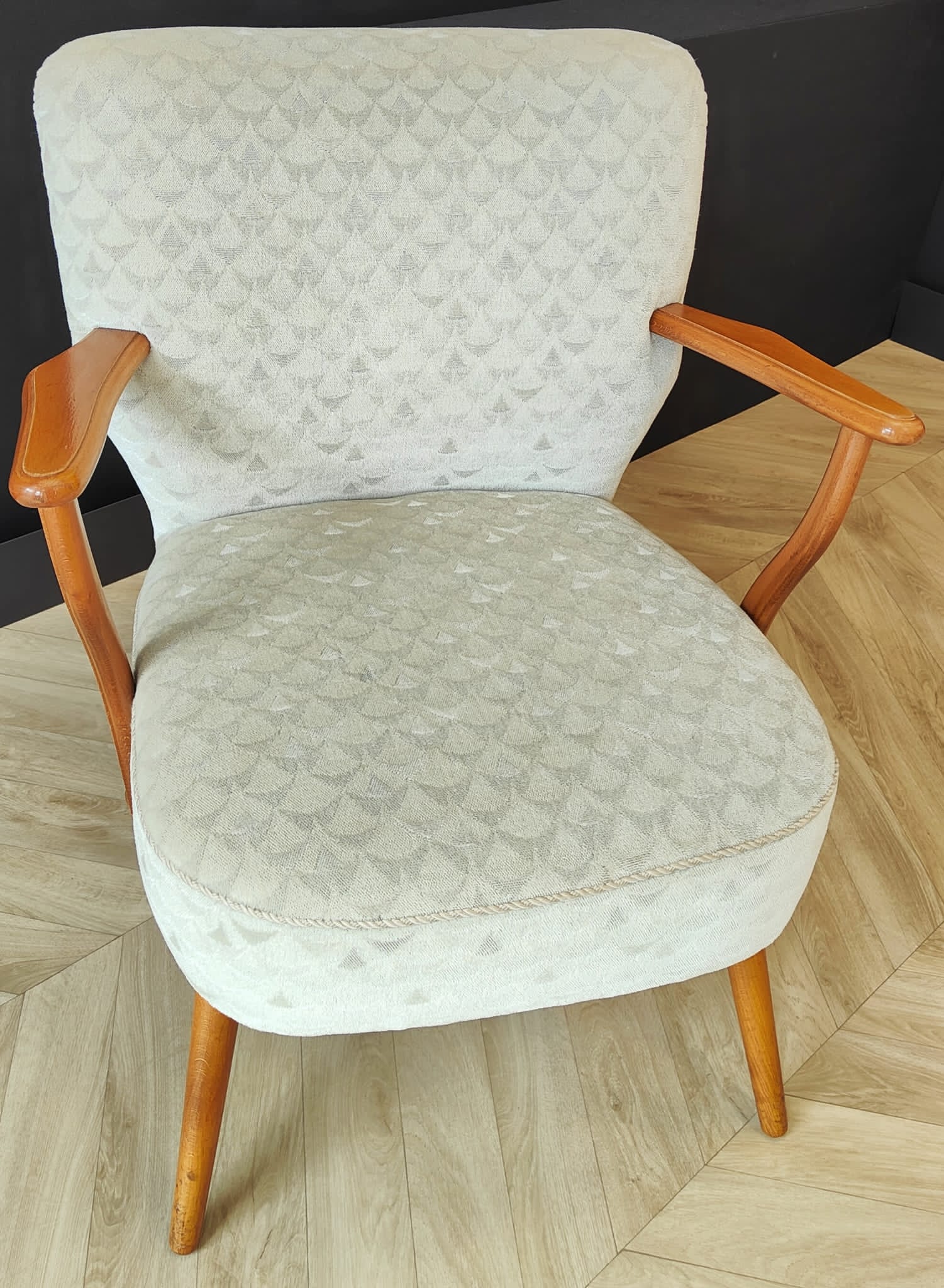 Two Mid Century cocktail chairs | set of 2 chairs