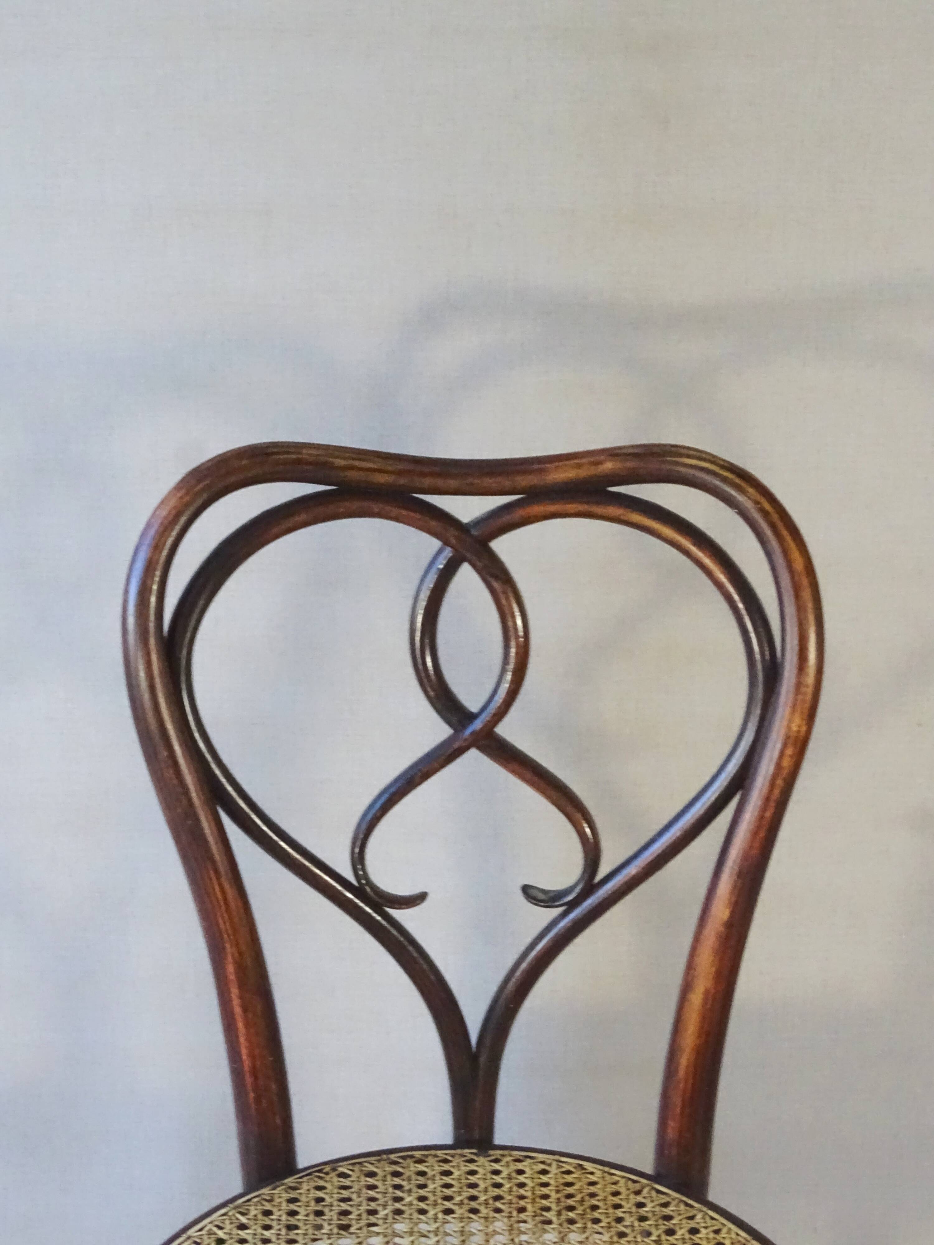 Two Thonet chairs No. 561 from the USA catalogue. Around 1925.