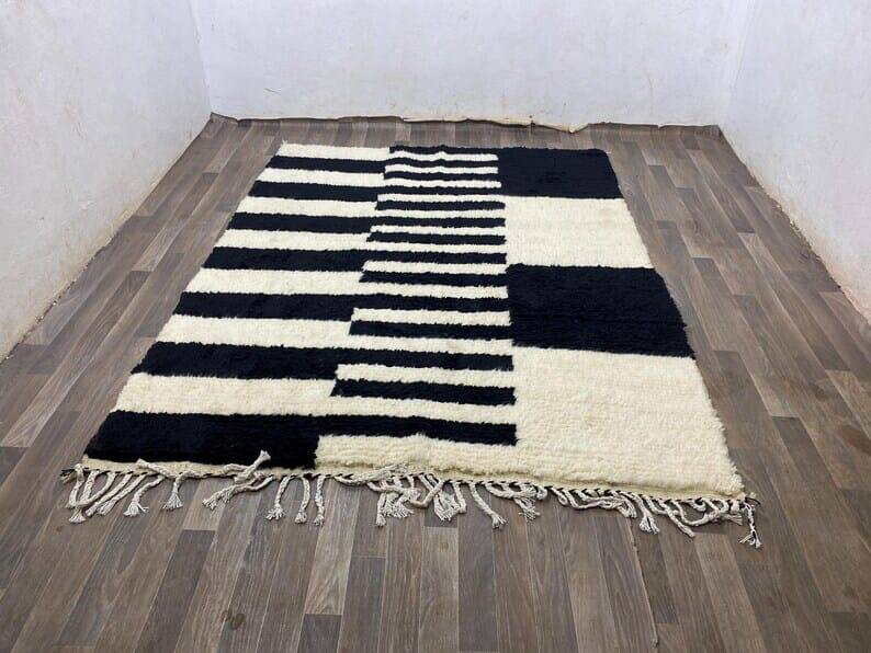 Handmade wool rug size 150 x 250 cm
