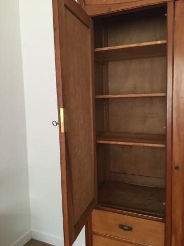 Armoire parisienne vintage