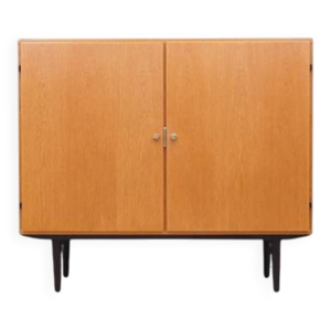 Armoire en frêne, design