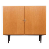 Armoire en frêne, design danois, années 1970, production : Danemark
