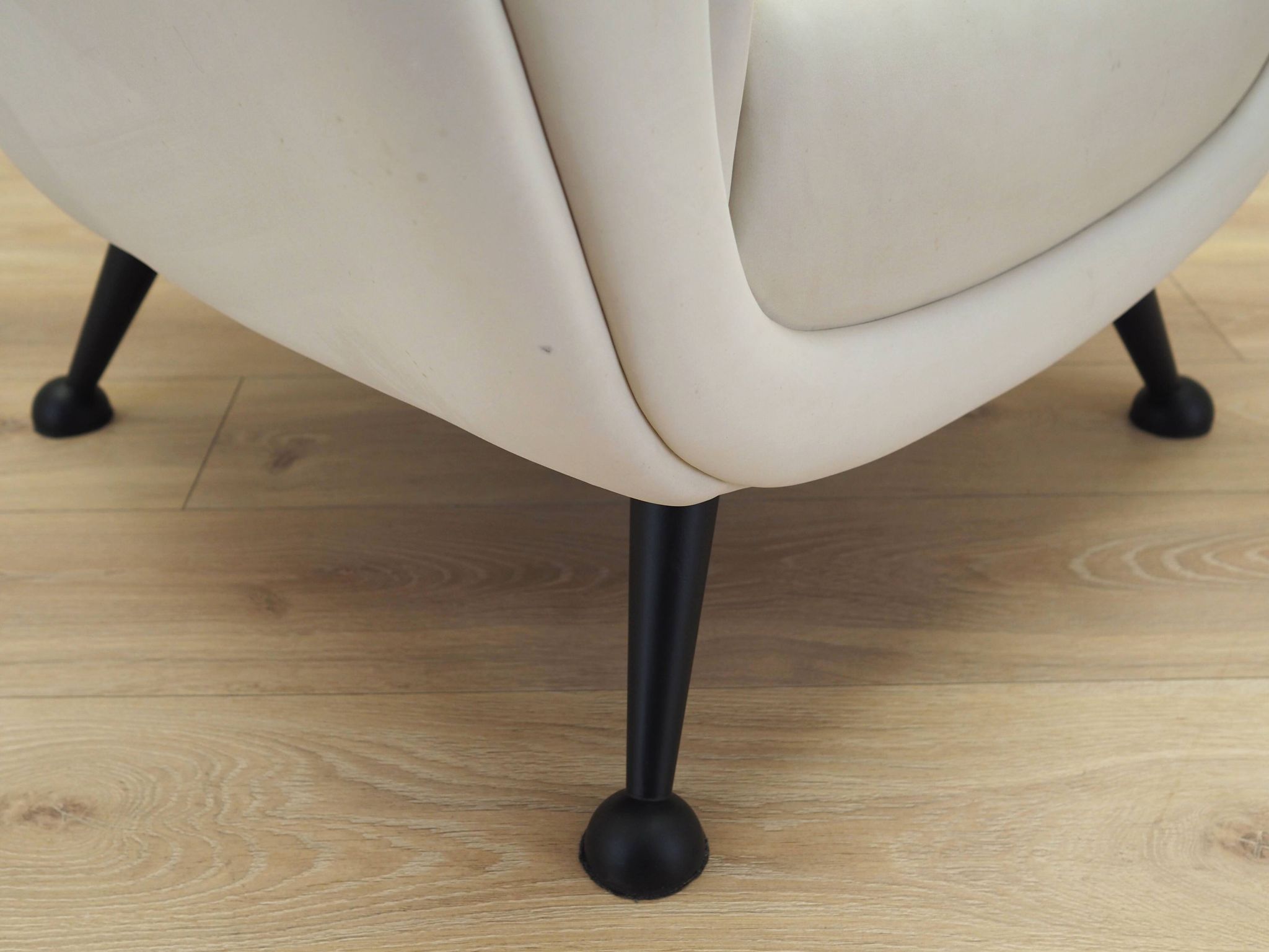 White armchair, Italian design, 1980s, production: Italy