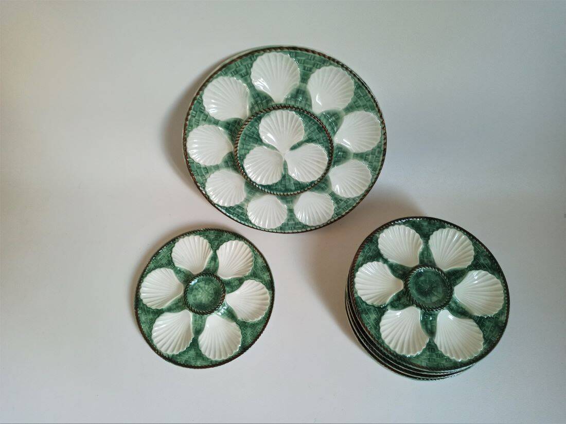 Serving of 6 oyster plates and 1 Longchamp dish