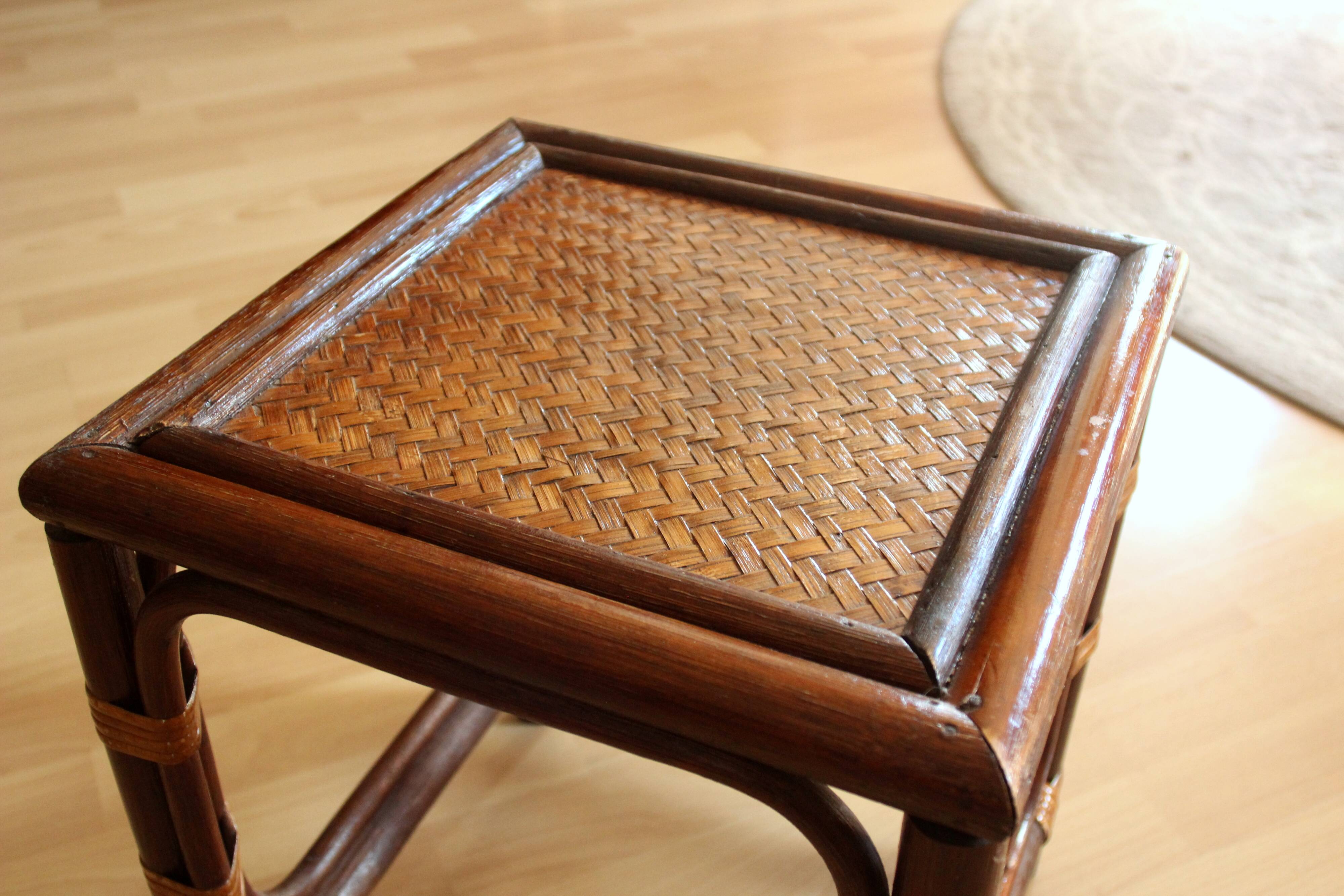 Small side table made of bamboo, rattan and wood - plant stand - Vintage
